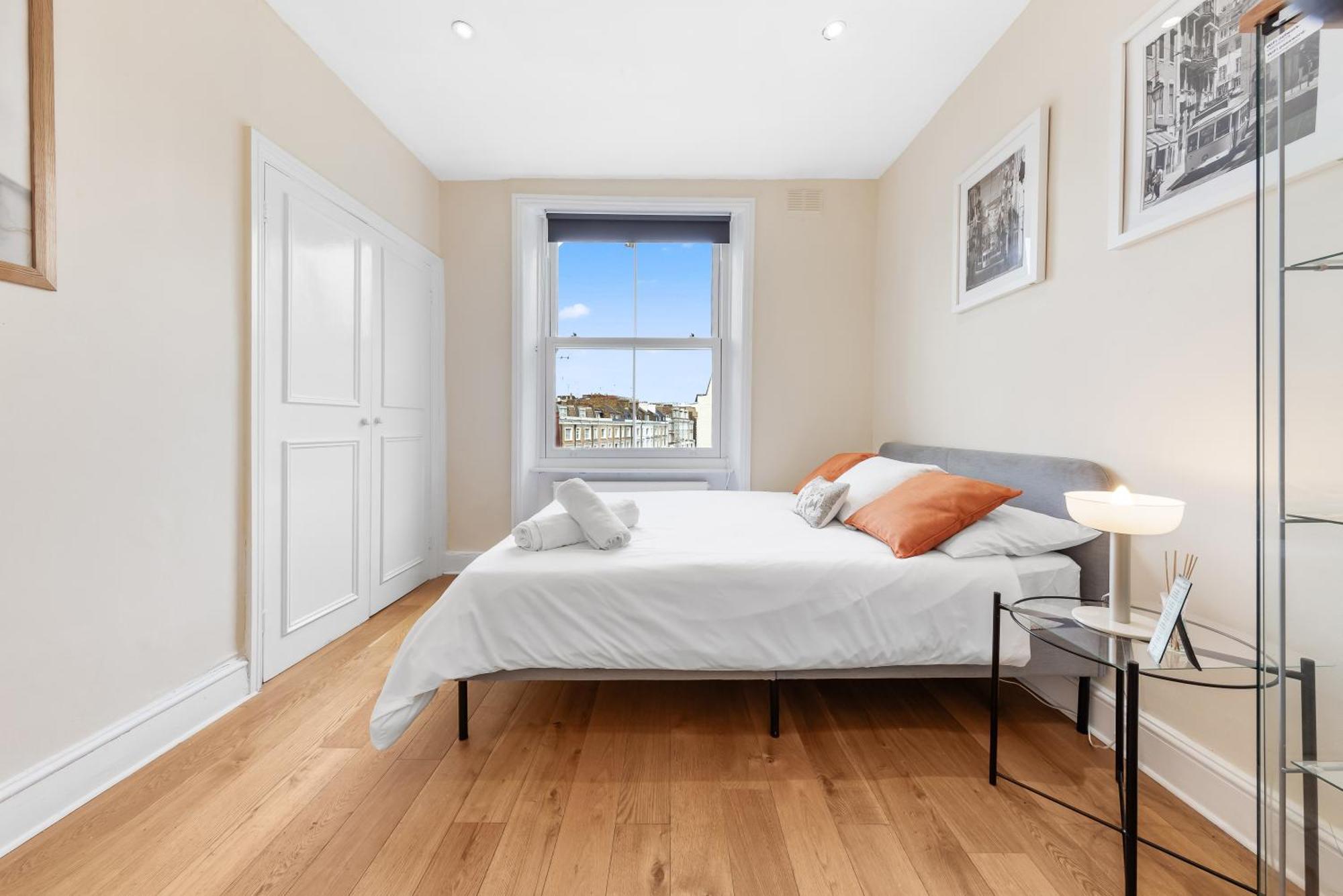 Apartment Spacious Sleep 11 With Terrace In Earls Court Ec99 *
