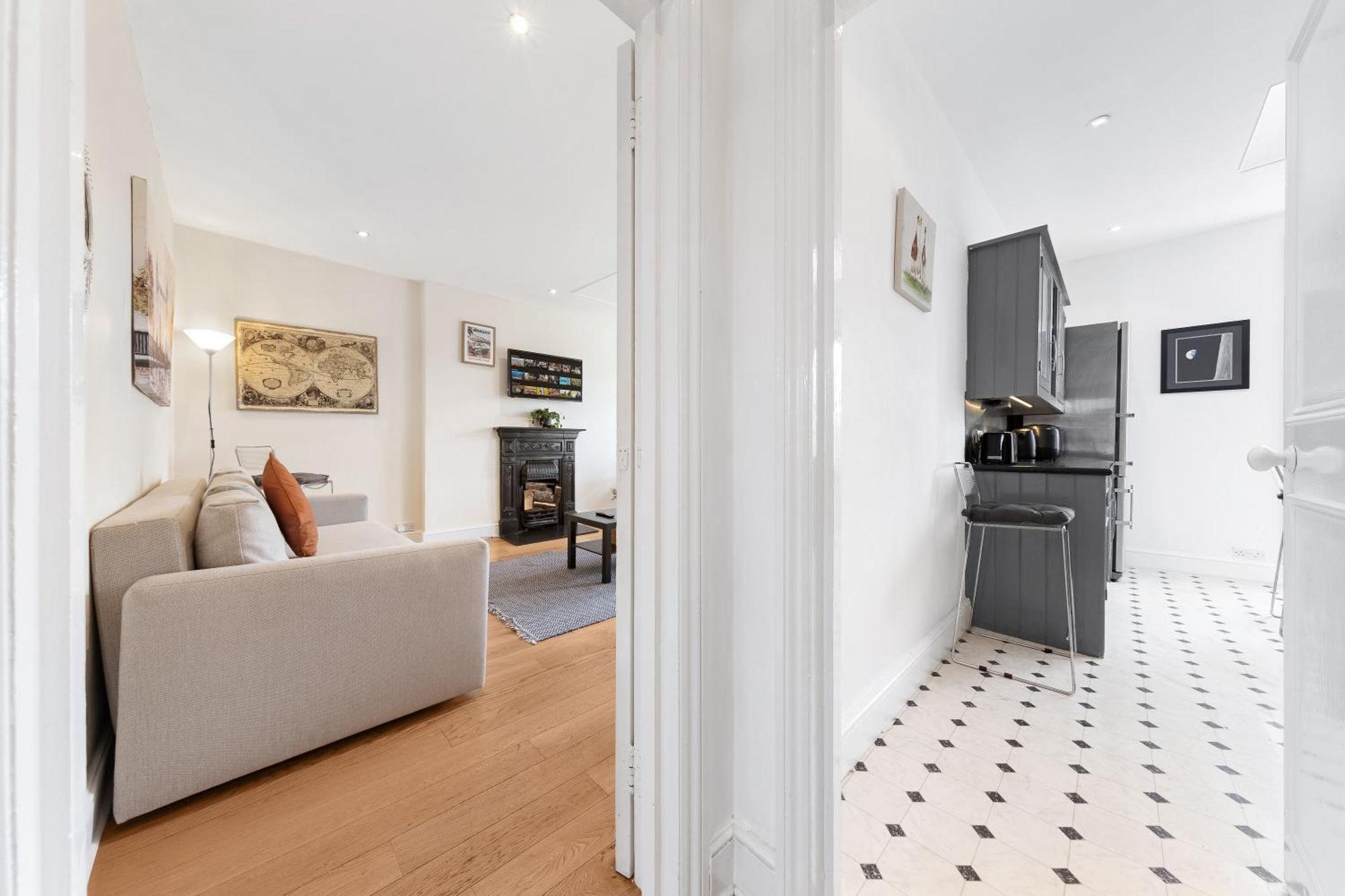 Spacious Sleep 11 With Terrace In Earls Court Ec99 Apartment