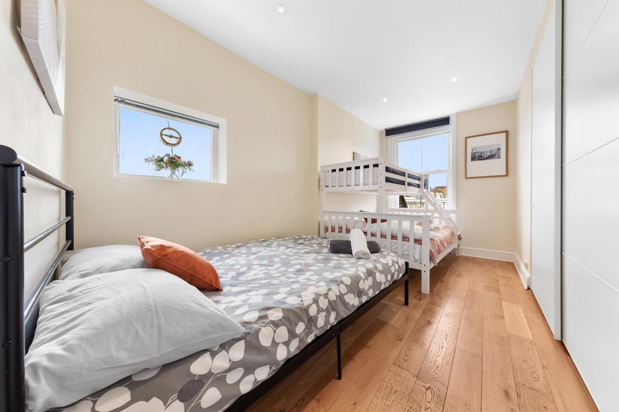 Apartment Spacious Sleep 11 With Terrace In Earls Court Ec99 *