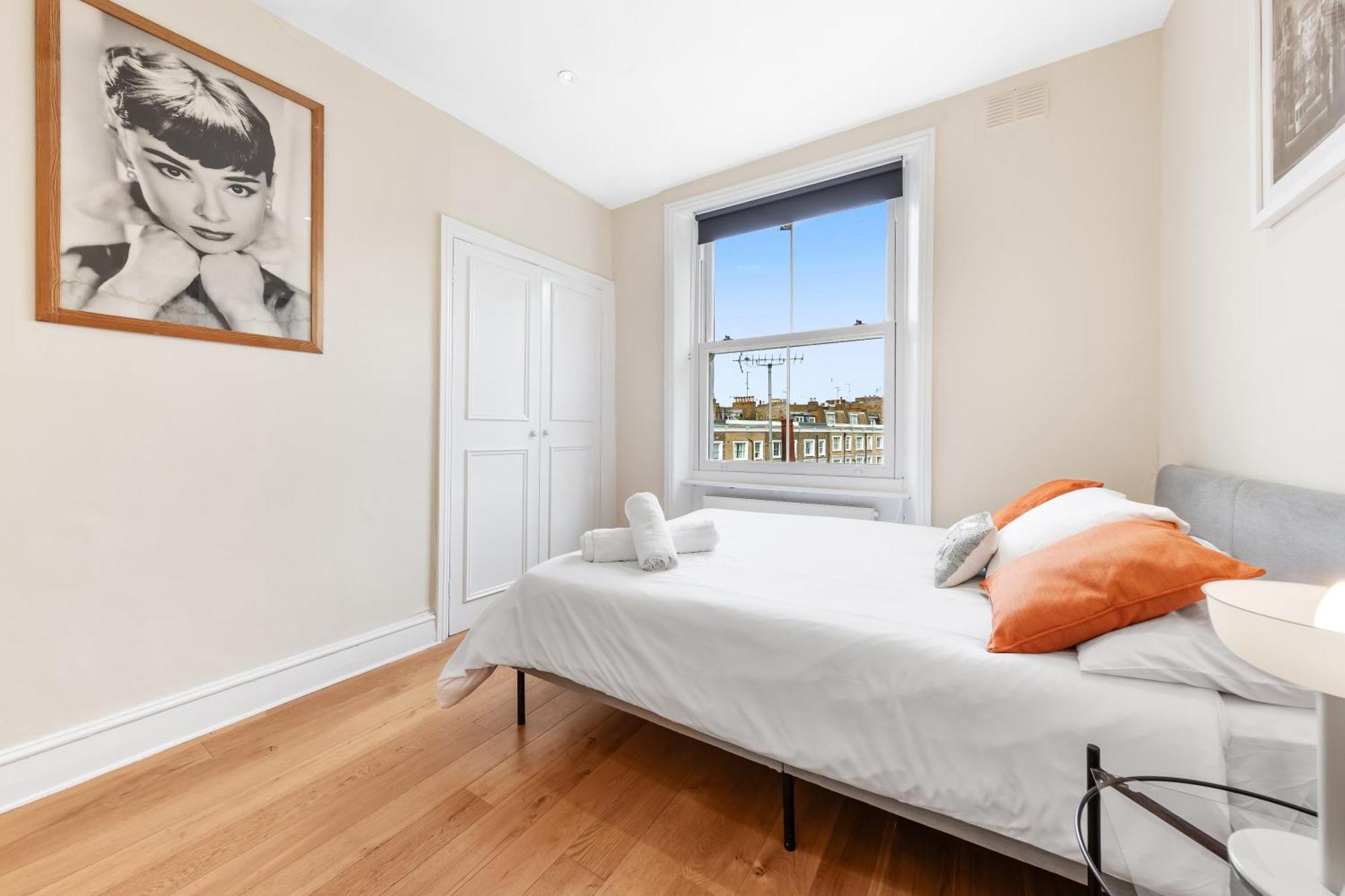 Spacious Sleep 11 With Terrace In Earls Court Ec99 Apartment London