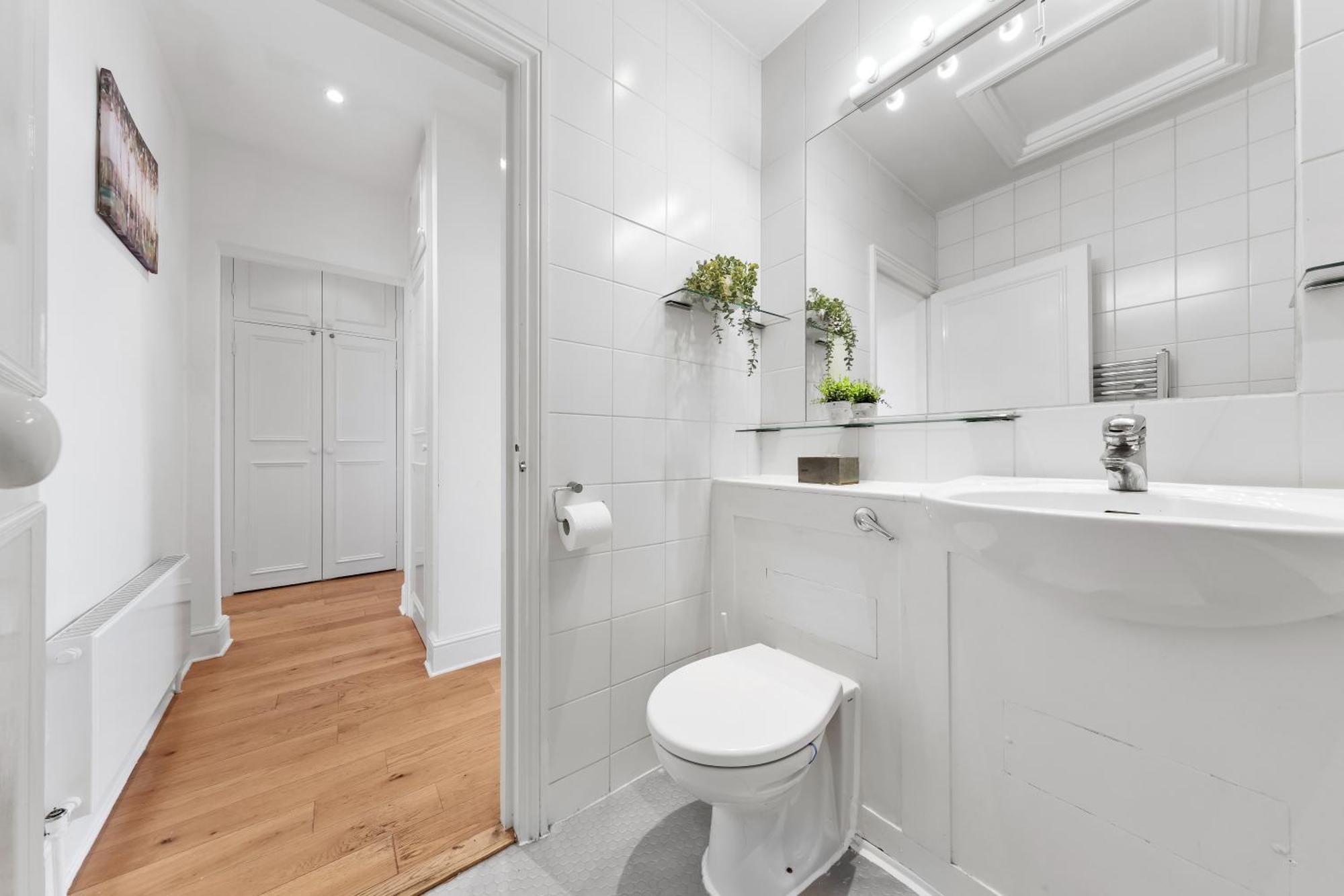 Spacious Sleep 11 With Terrace In Earls Court Ec99