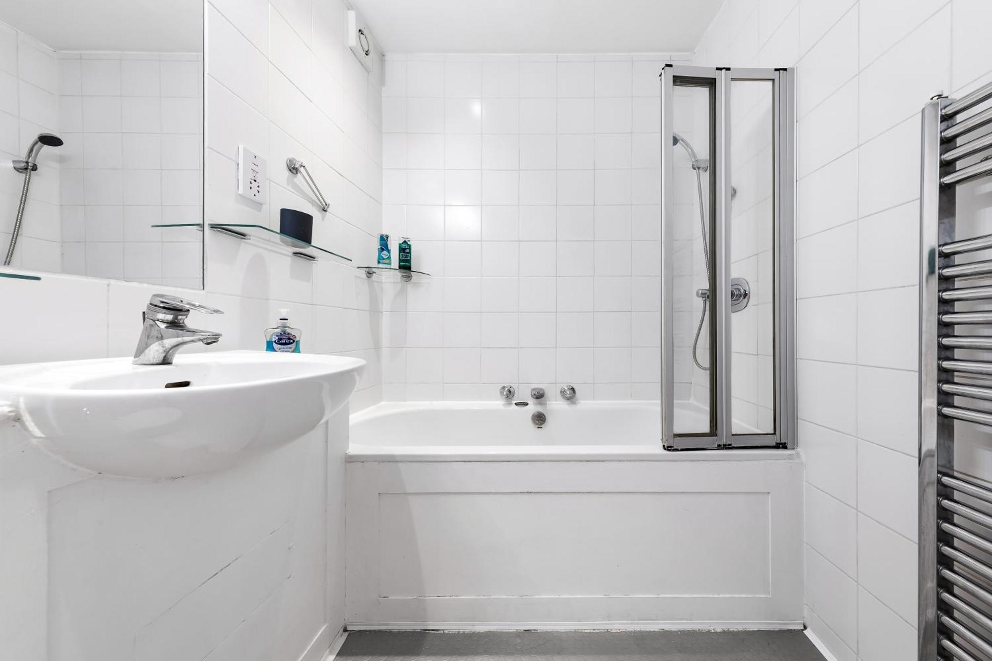 Spacious Sleep 11 With Terrace In Earls Court Ec99 *