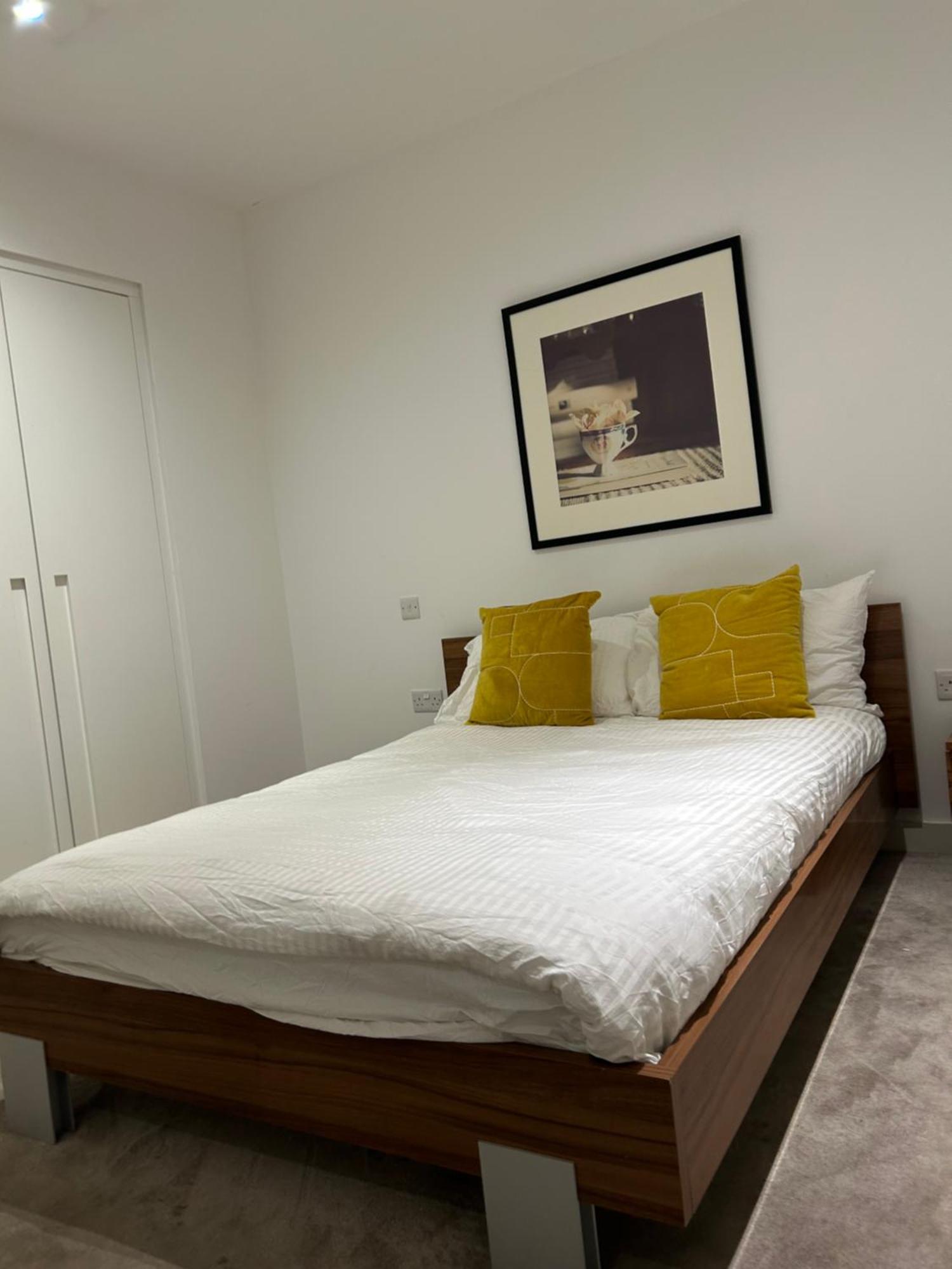 One Bedroom In Royal Wharf, Close To Airport Appartement Londres