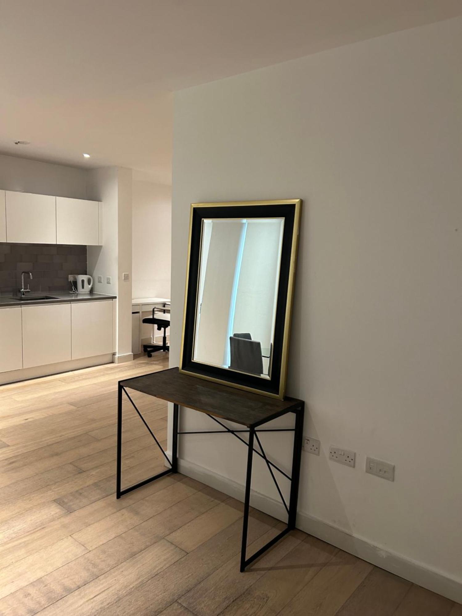 One Bedroom In Royal Wharf, Close To Airport Londres