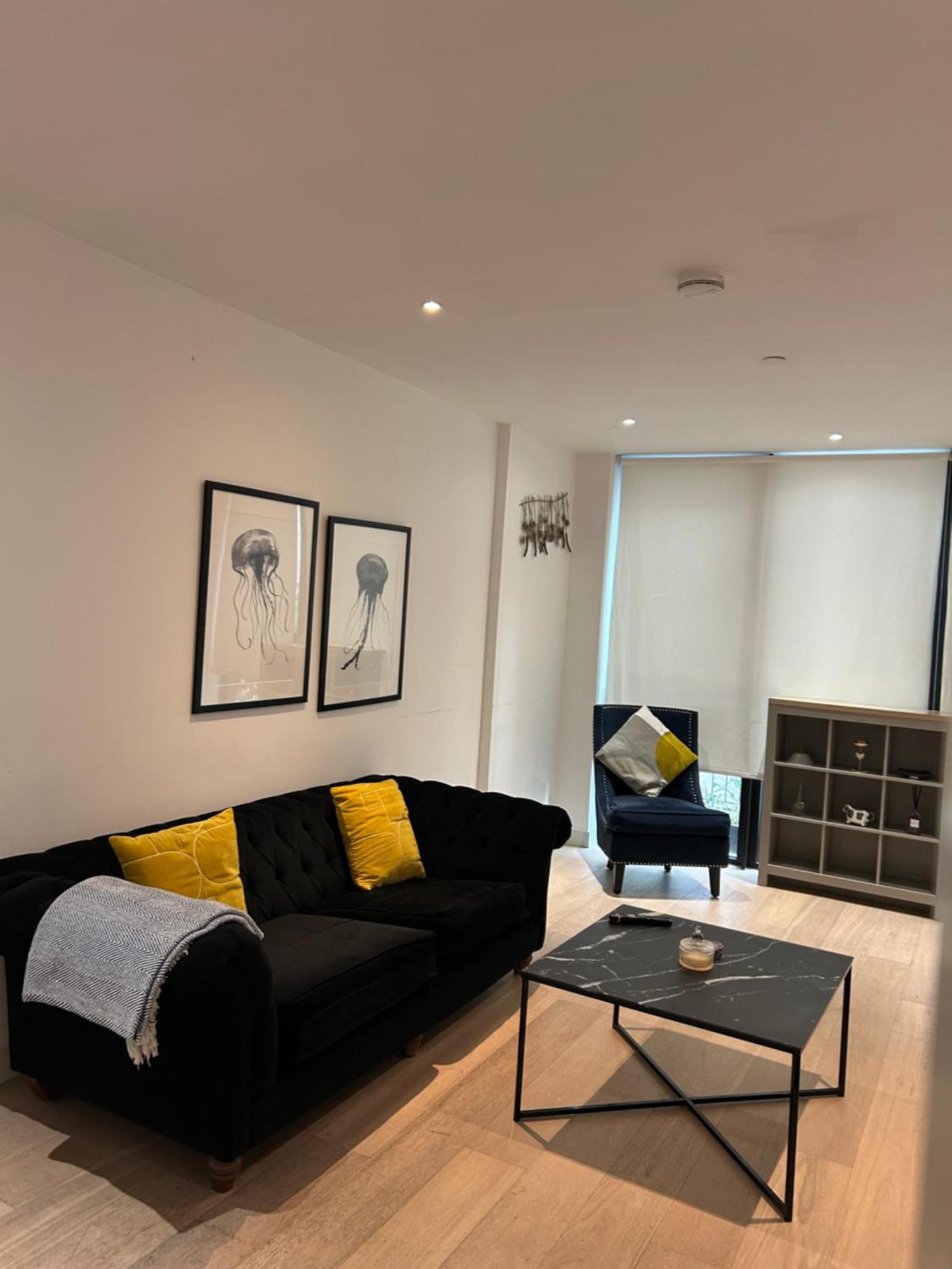 One Bedroom In Royal Wharf, Close To Airport Appartement