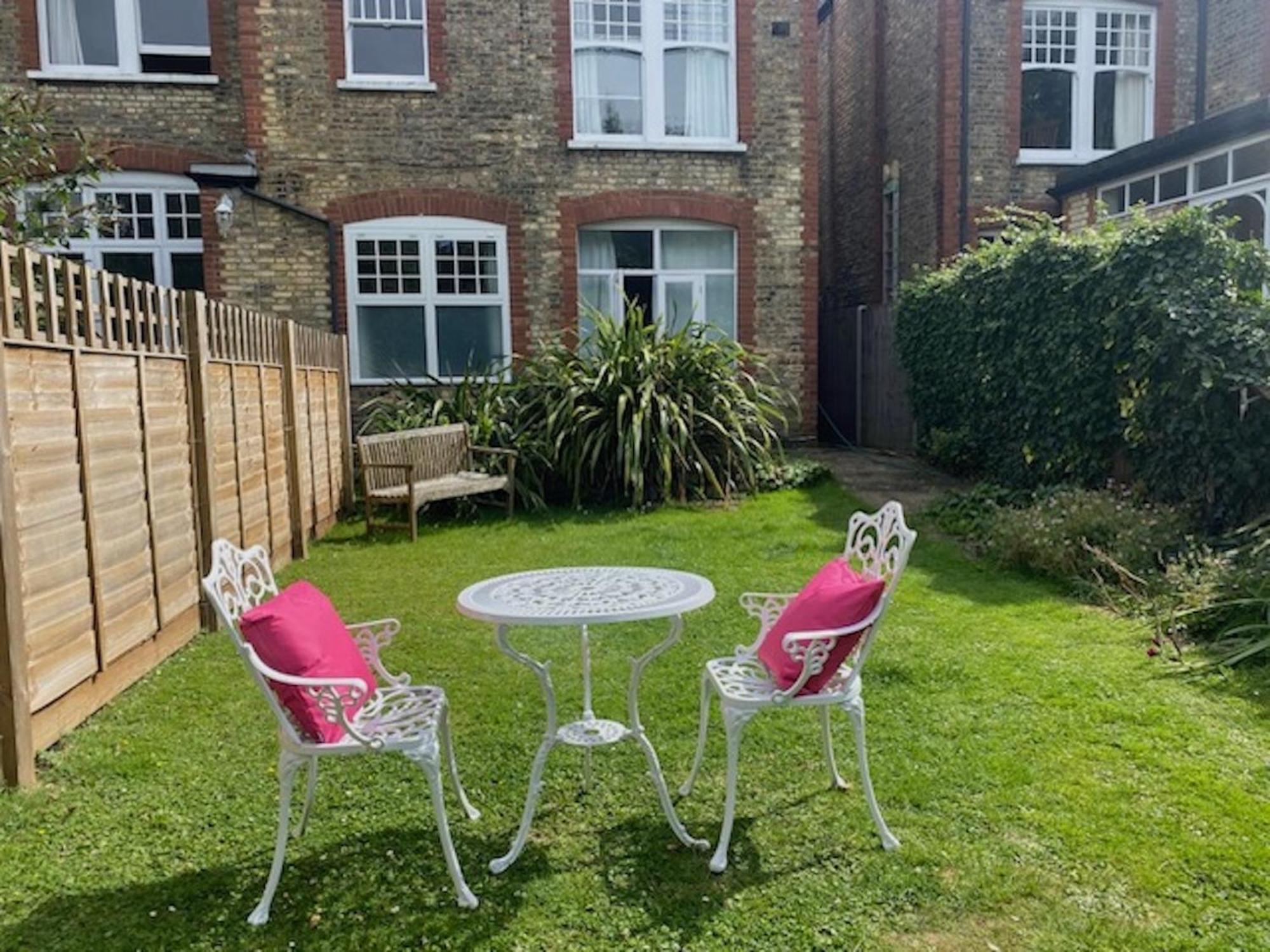 Beautiful One Bed Garden Flat In Muswell Hill London