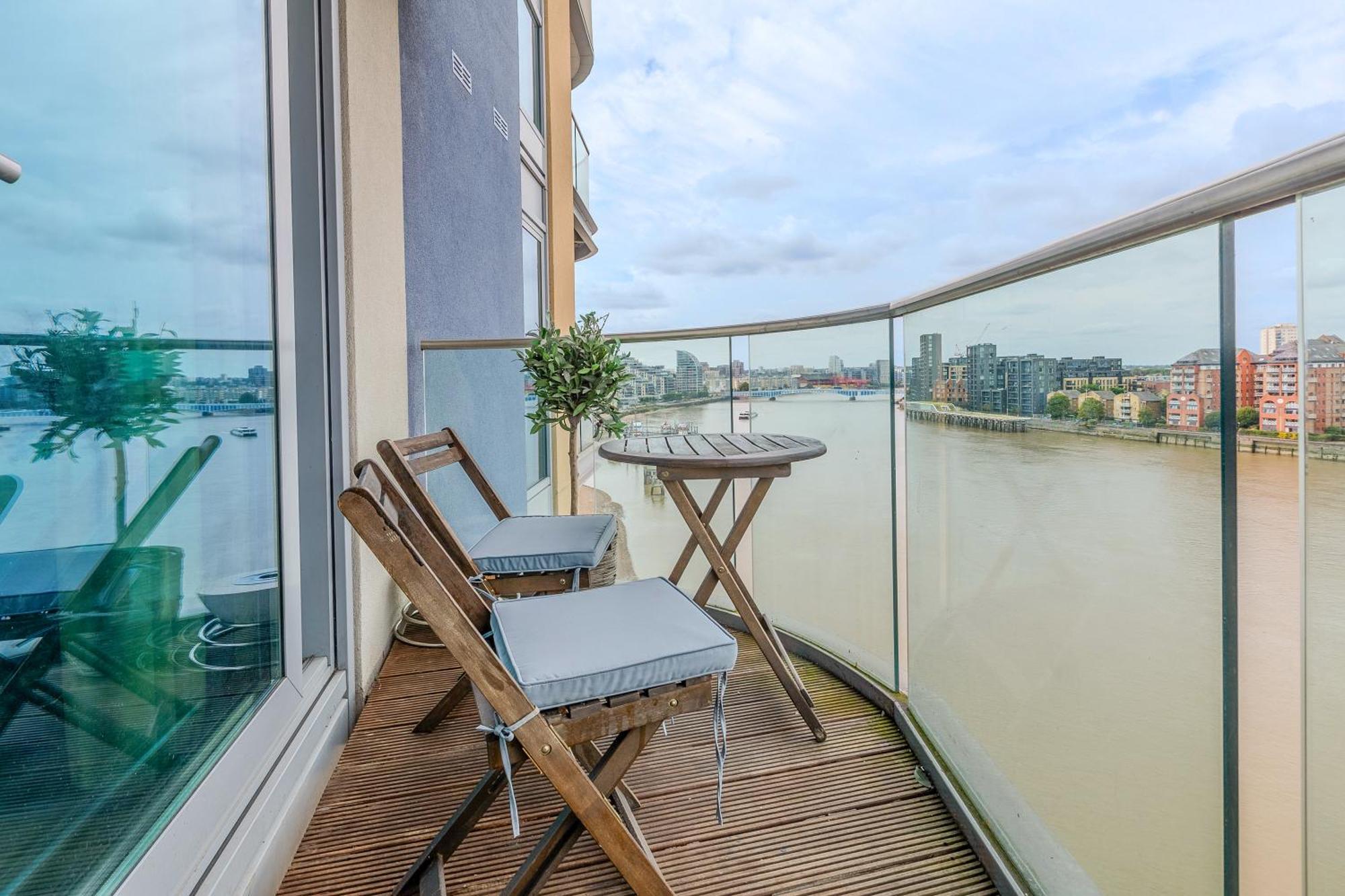 Upscale Riverfront 1br Flat, Prestigious Battersea Apartamento Londres