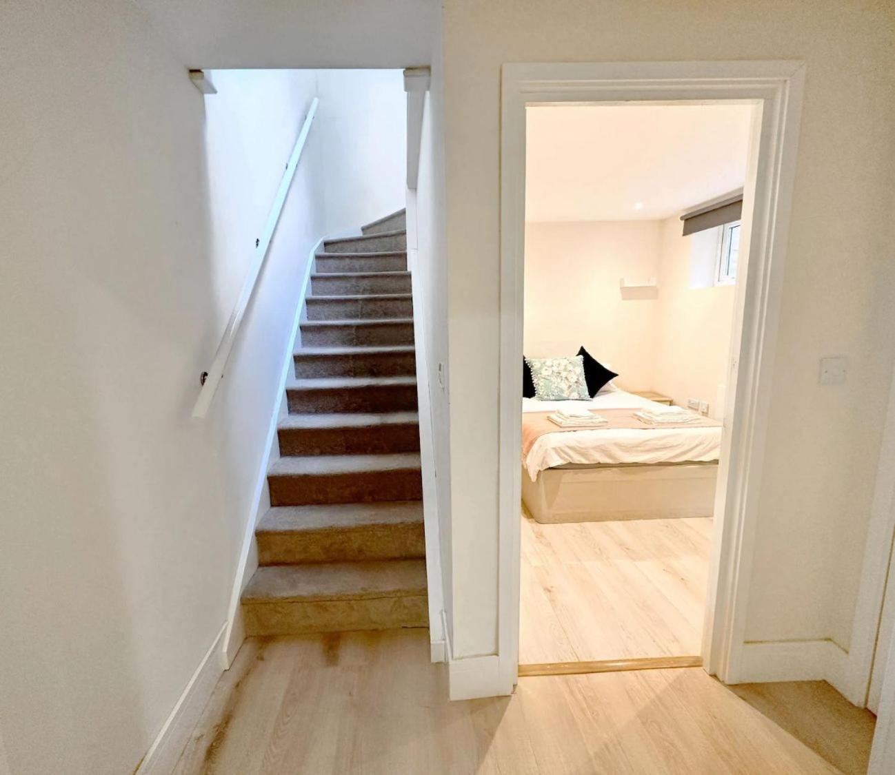 Modern, 10 Minutes To Bridge, Free Parking Apartamento