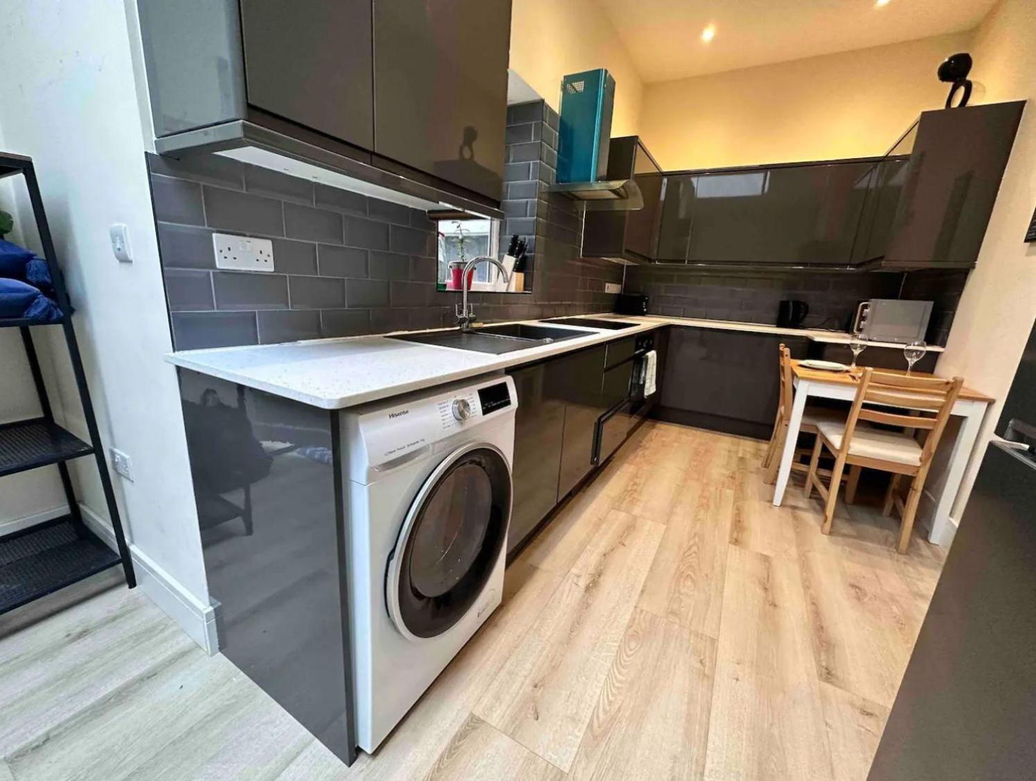 Apartamento Modern, 10 Minutes To Bridge, Free Parking Londres