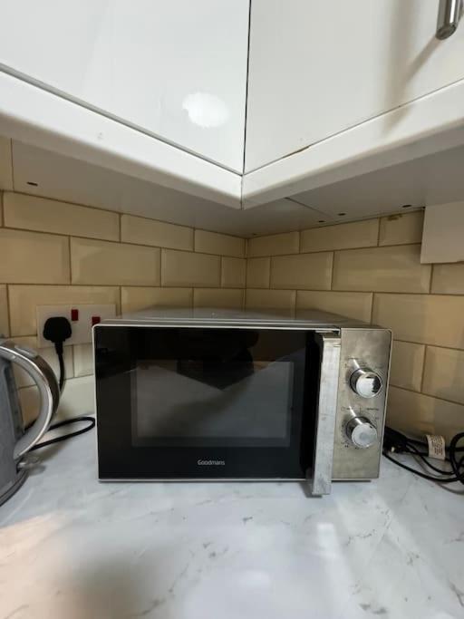 Entire 1bed Stratford Westfield * London