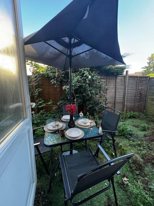Entire 1bed Stratford Westfield Apartment *