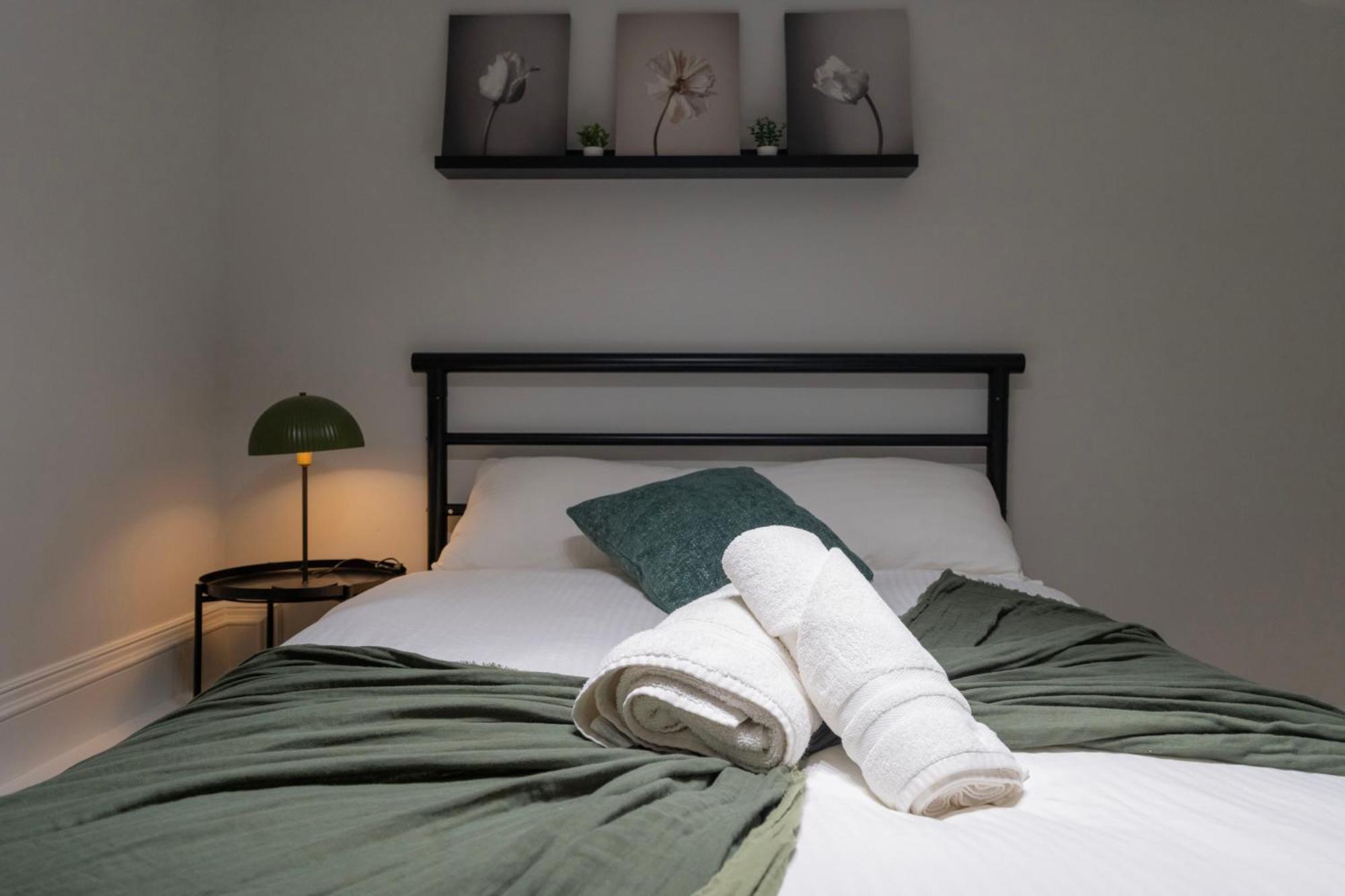 Gorgeous 2bed House In New Road Appartement *
