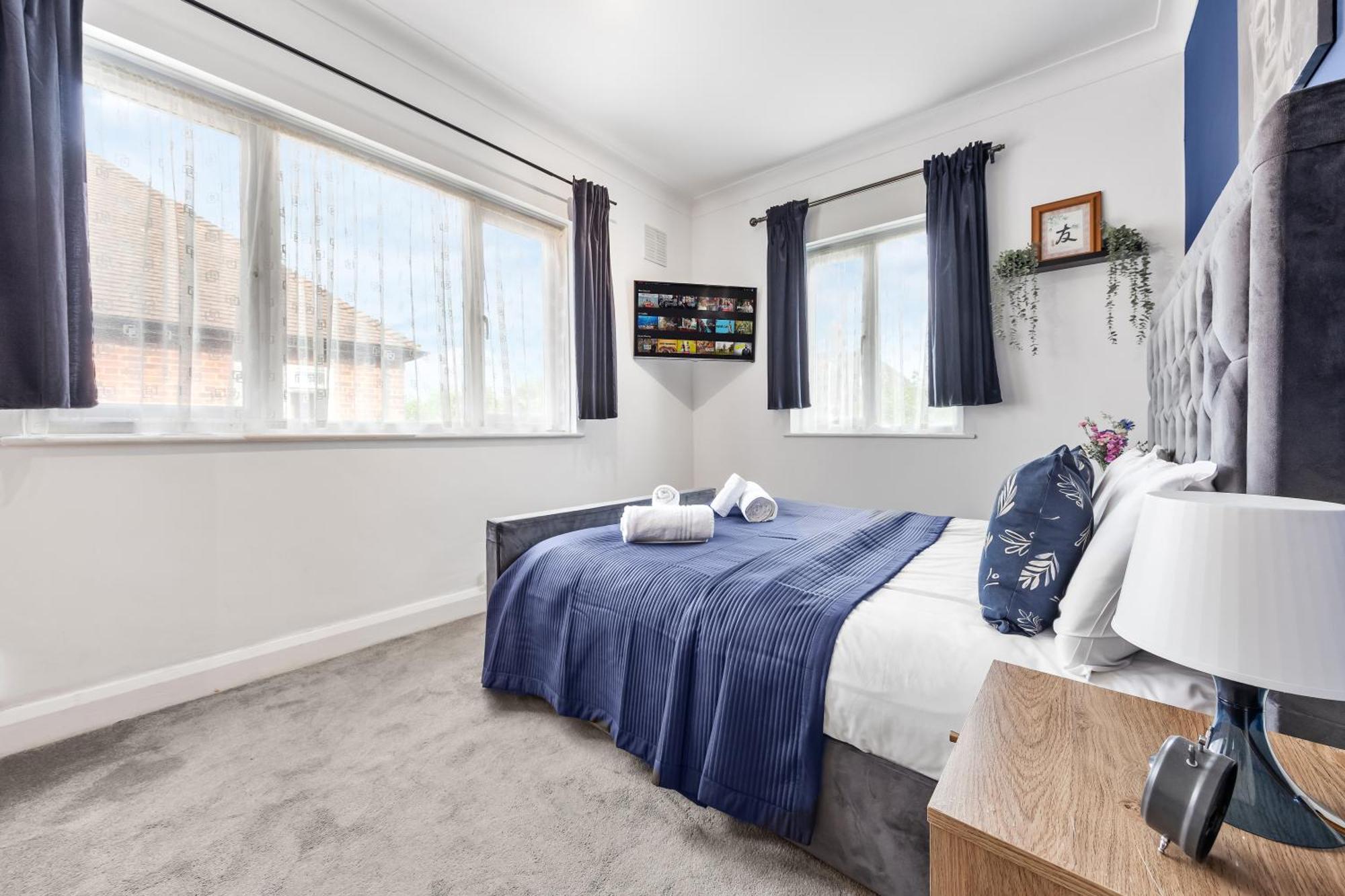 Duplex 3 Bed - Near Station - Golders - *