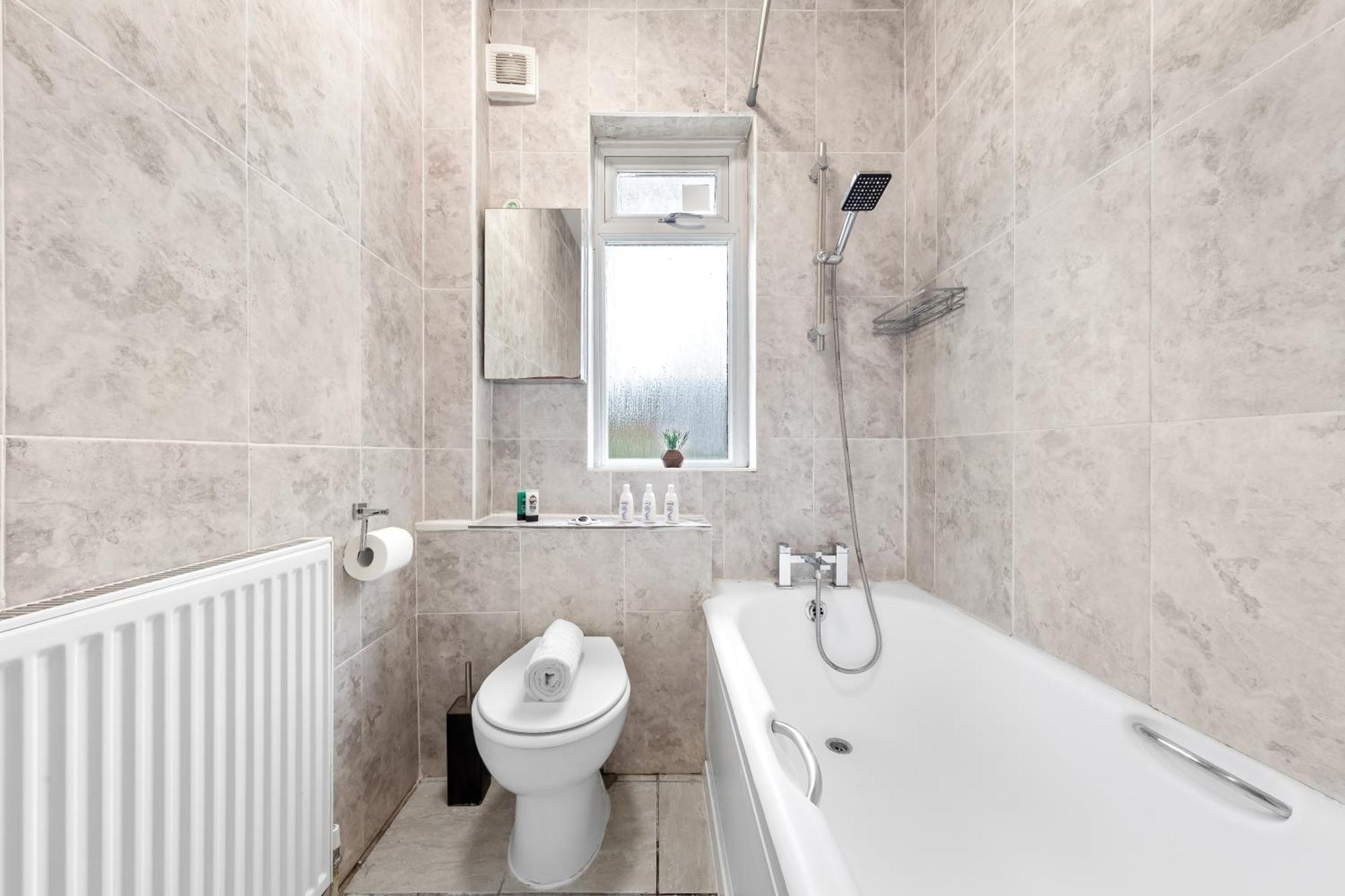 Appartement Duplex 3 Bed - Near Station - Golders - *