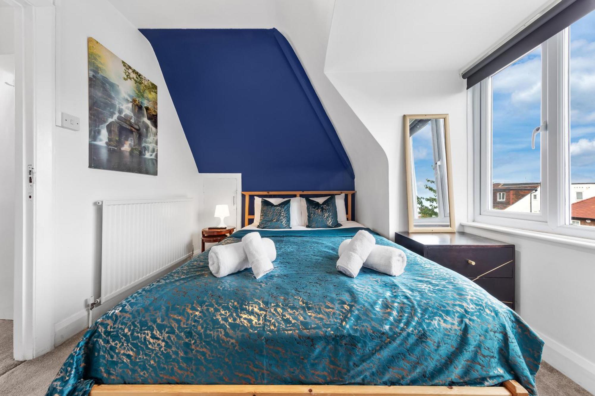 Duplex 3 Bed - Near Station - Golders -