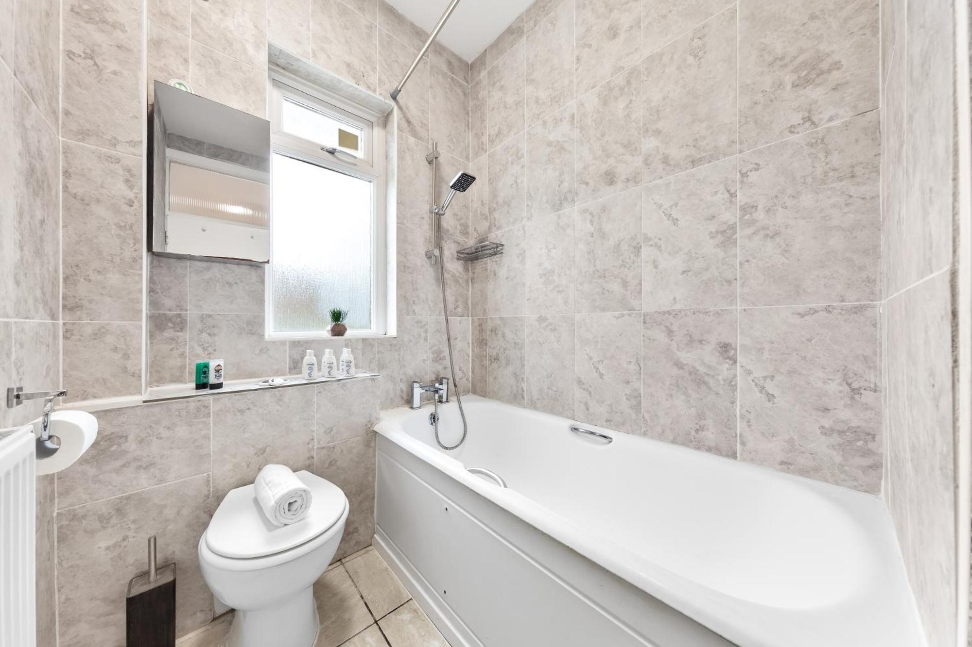 Duplex 3 Bed - Near Station - Golders - Appartement Londres