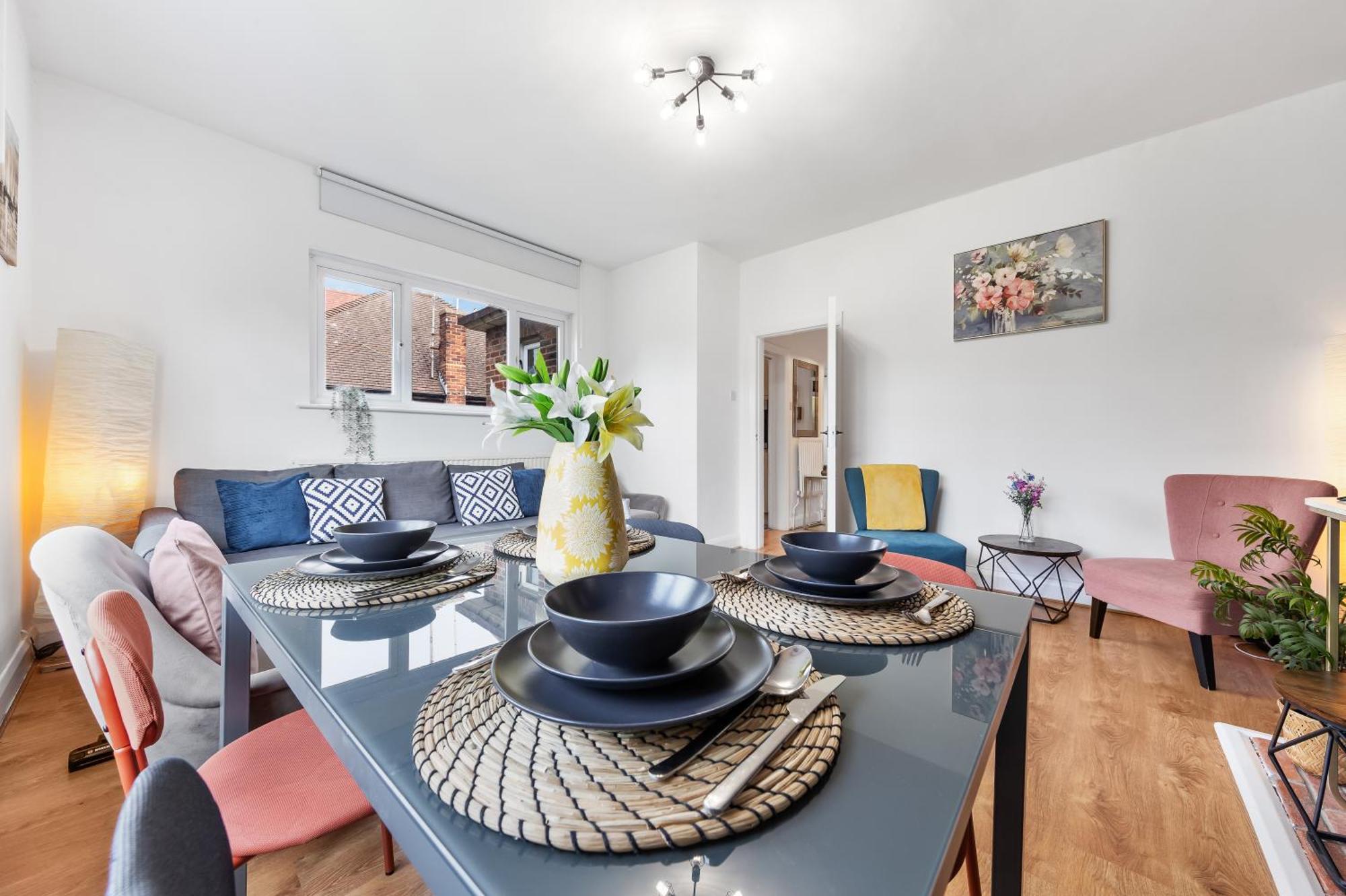 Duplex 3 Bed - Near Station - Golders -