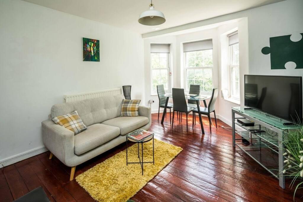 Cosy 3bd For 6 / 6 Beds * Londres