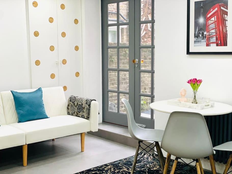 Beautiful House In Little Venice Ferienhaus