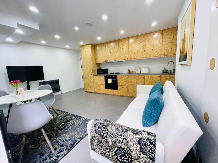 Beautiful House In Little Venice Ferienhaus London