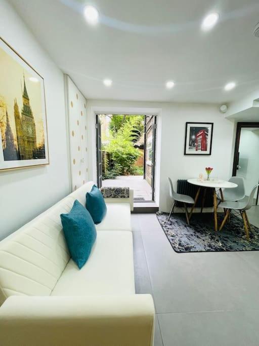 Beautiful House In Little Venice * London