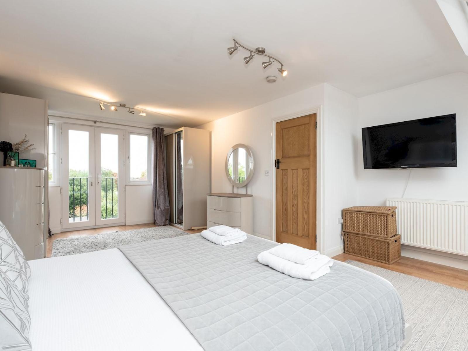 Hébergement de vacances Spacious 4-bed House Direct Link To Pass The Keys