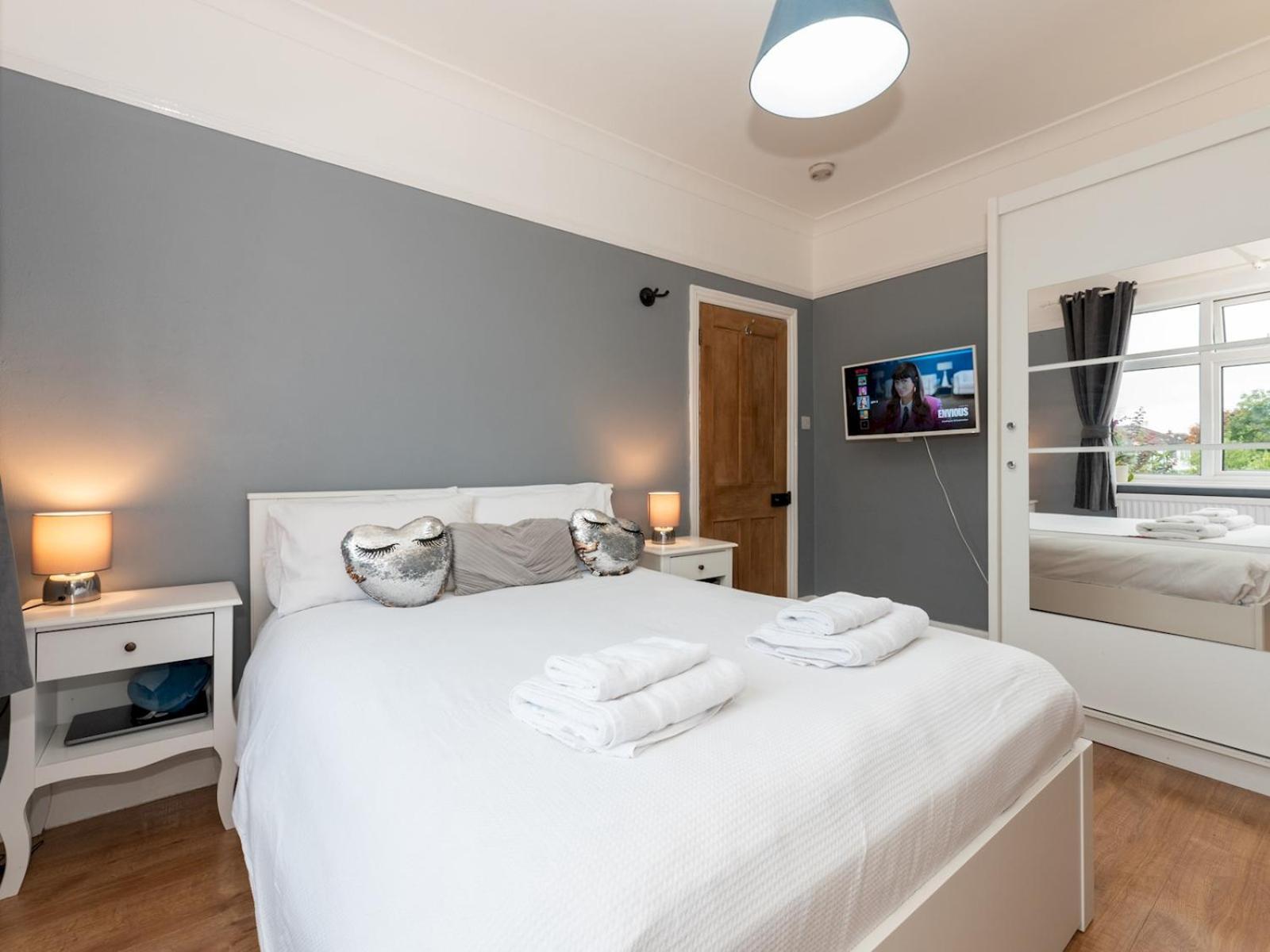 Spacious 4-bed House Direct Link To Pass The Keys Hébergement de vacances *