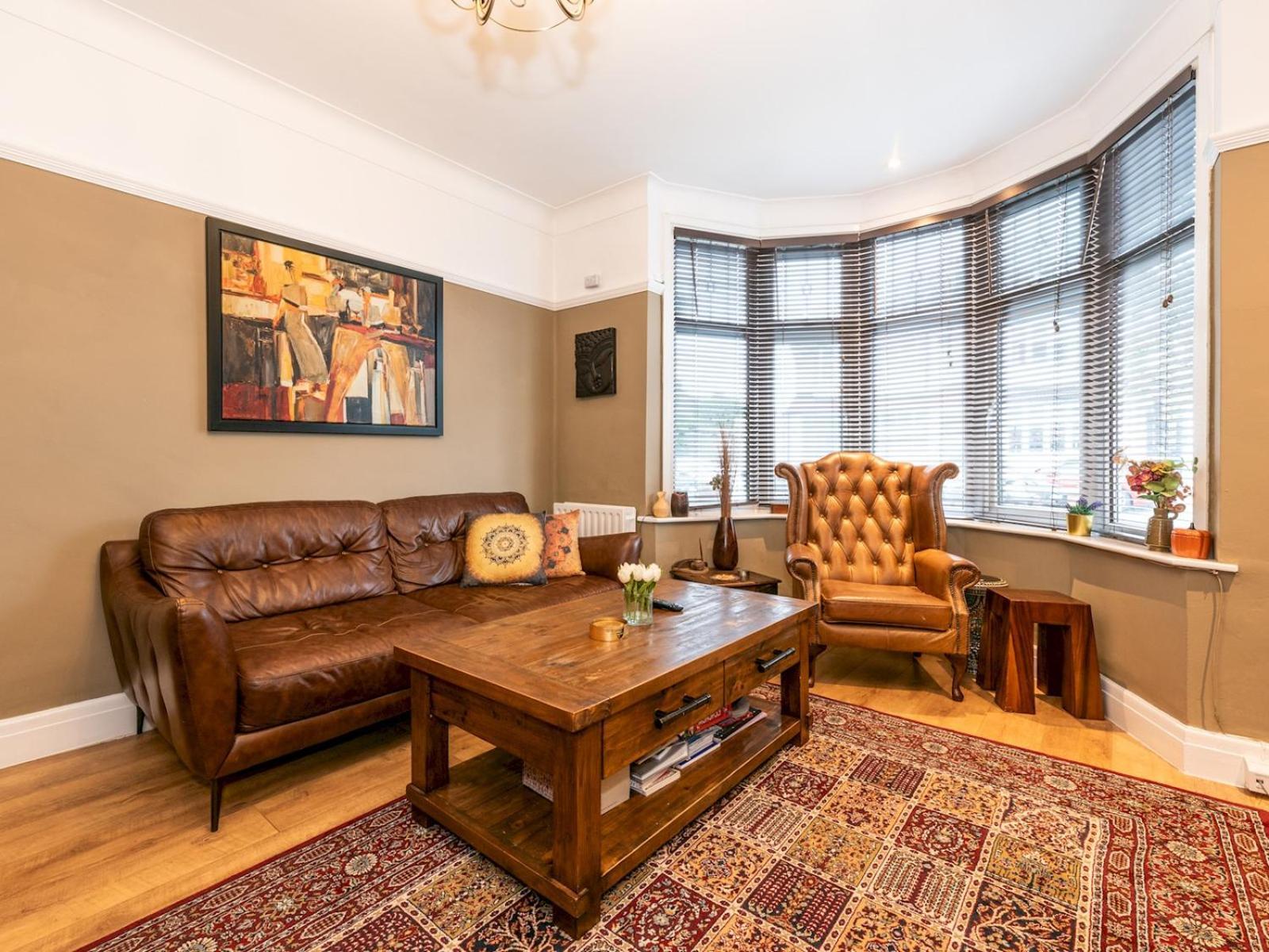 Spacious 4-bed House Direct Link To Pass The Keys * Londres