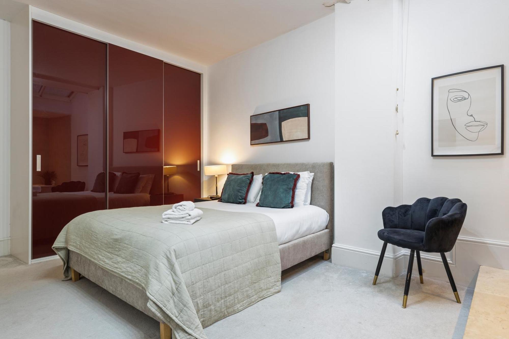Heavenly Stays, Kensington, Luxurious 3-bd Oasis Appartement *