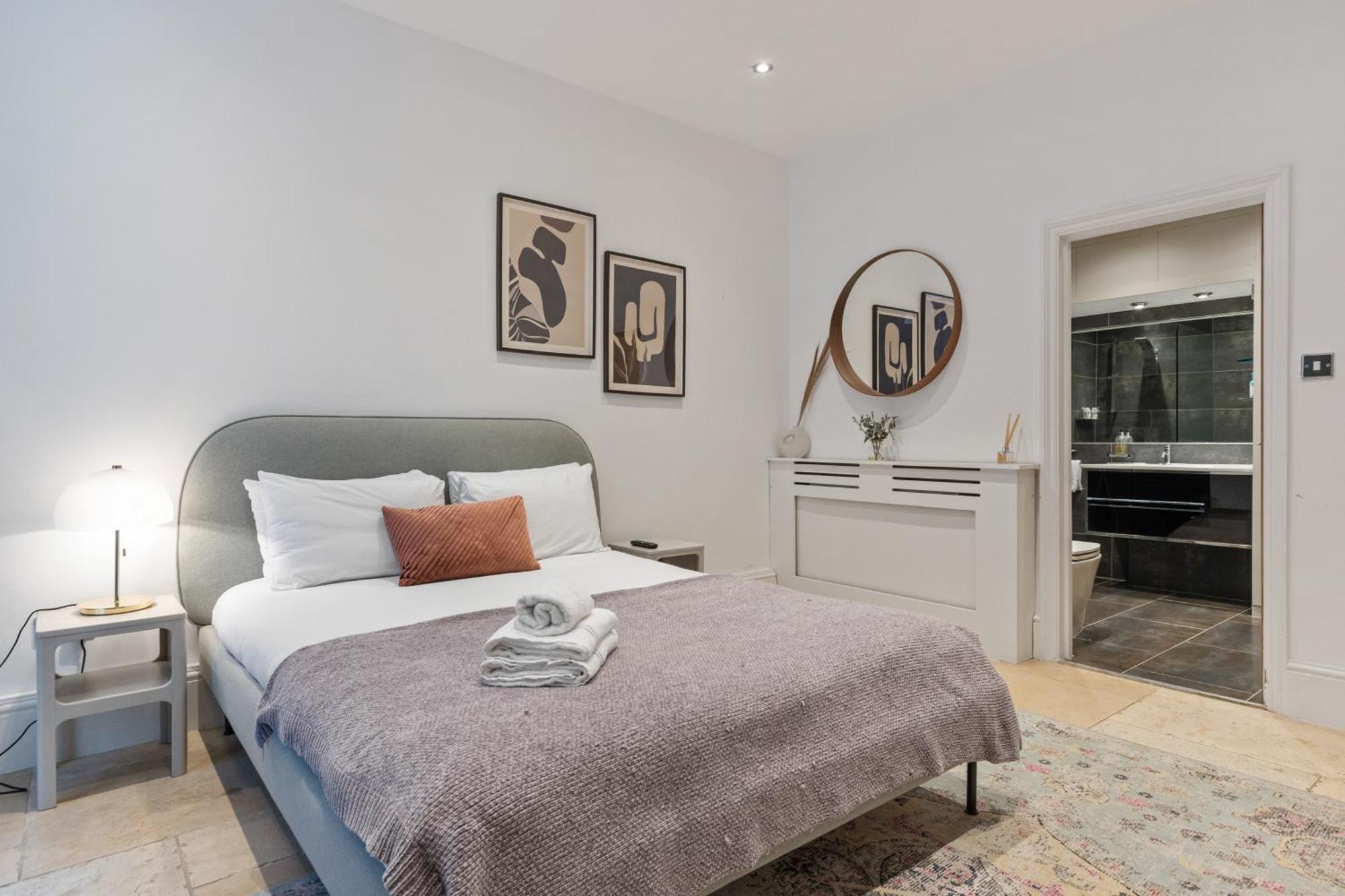 Heavenly Stays, Kensington, Luxurious 3-bd Oasis Appartement