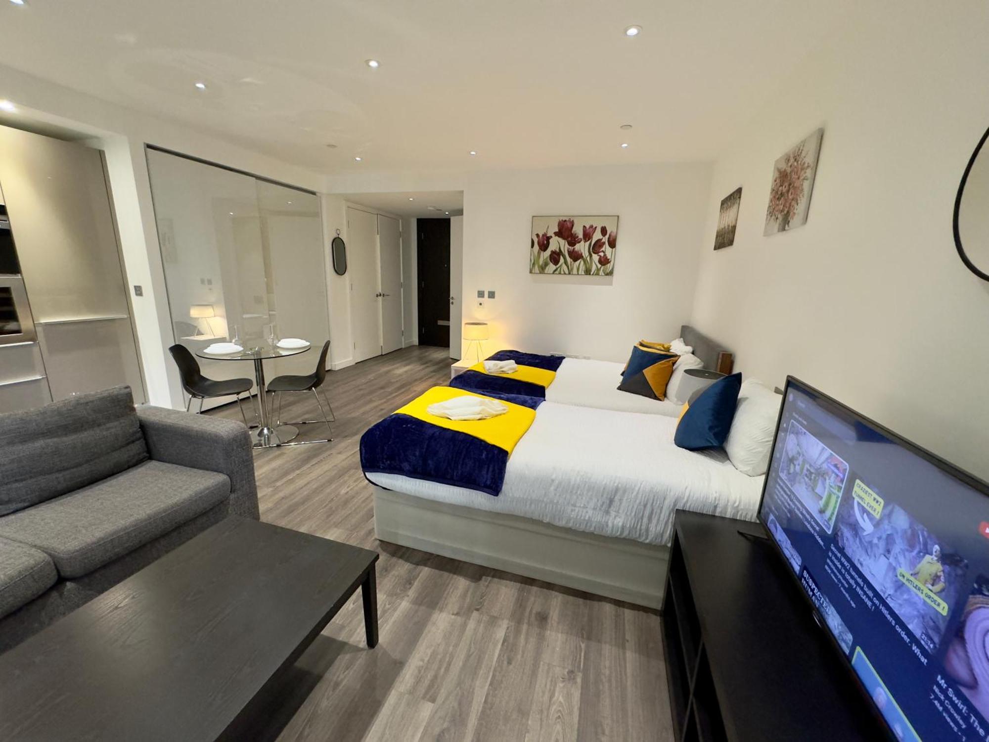 Modern Close To Tower Bridge, Sky Garden, Train And Much Londres