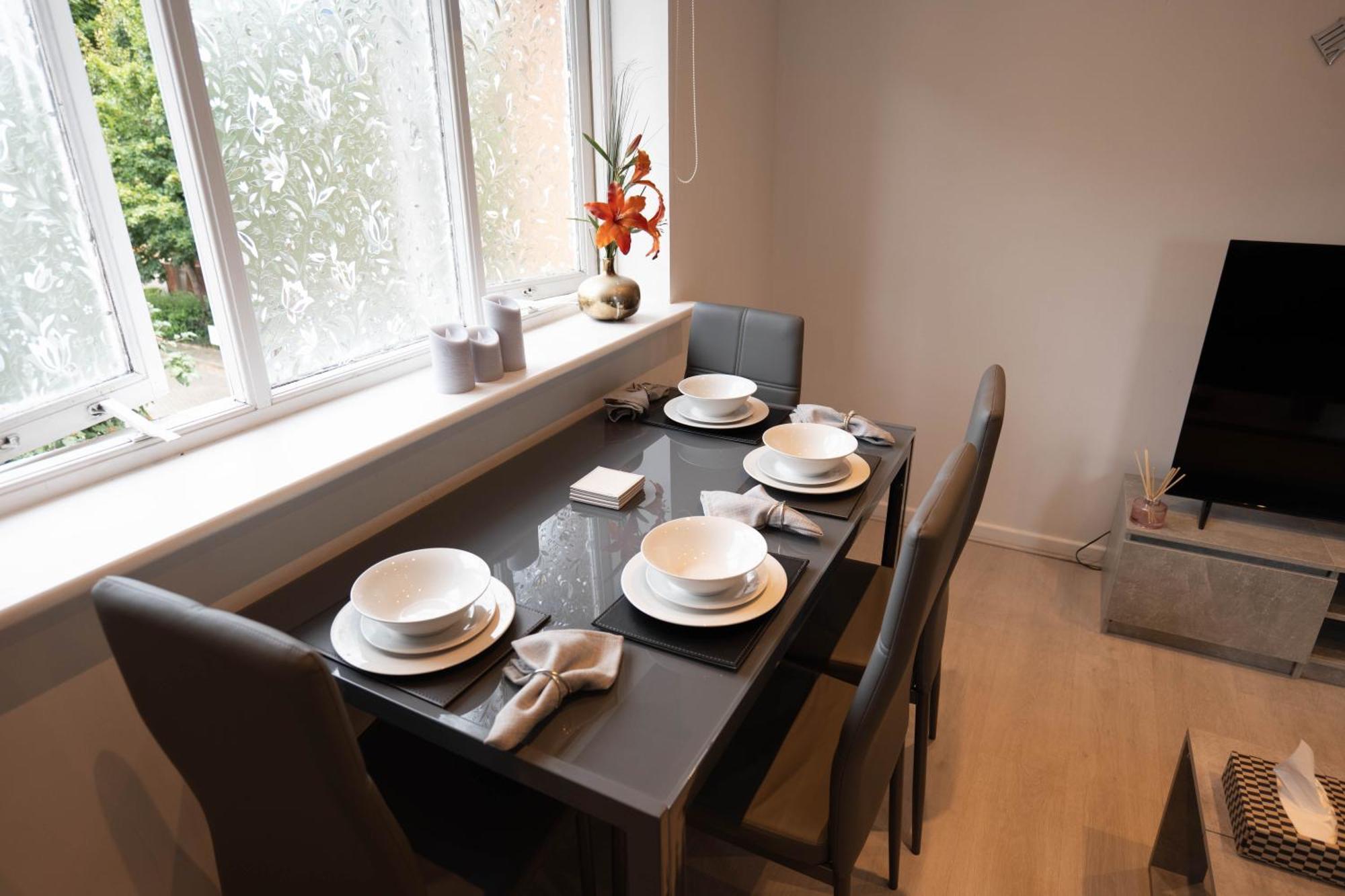 Beckton Docklands - 1 Bedroom - Sleeps 4 - Wifi Apartment London