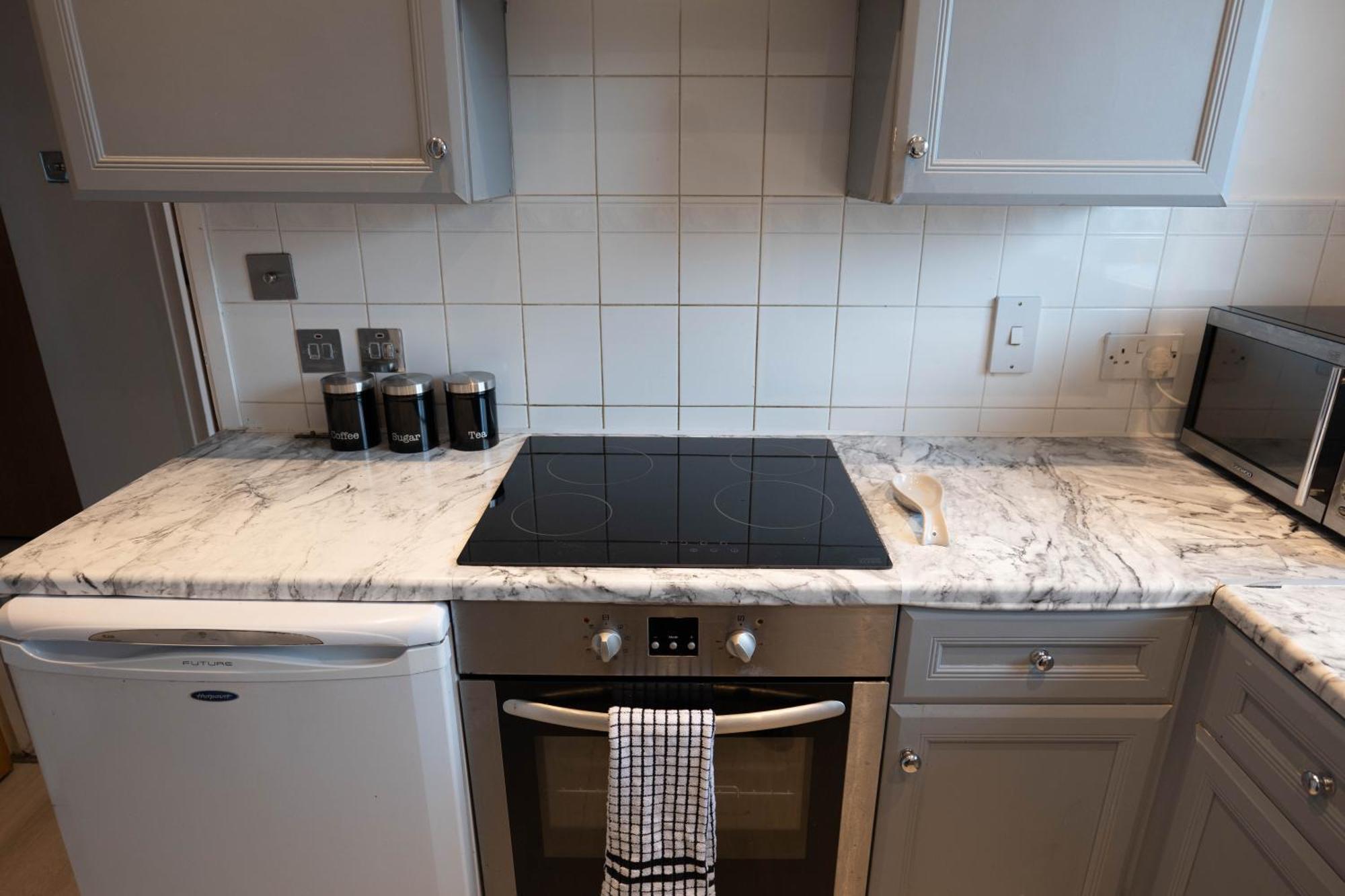 Beckton Docklands - 1 Bedroom - Sleeps 4 - Wifi Apartment London