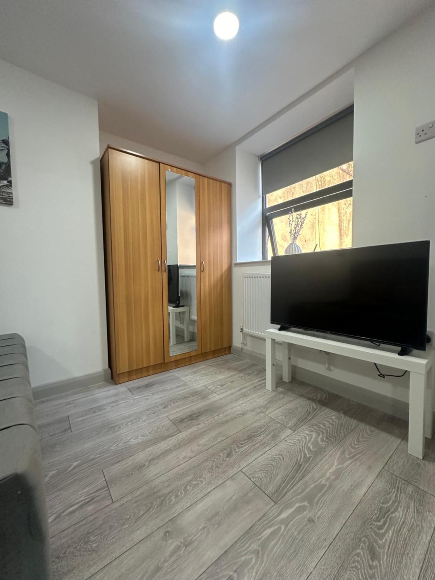Apartment Luxury Flat In London! E1!f3 *