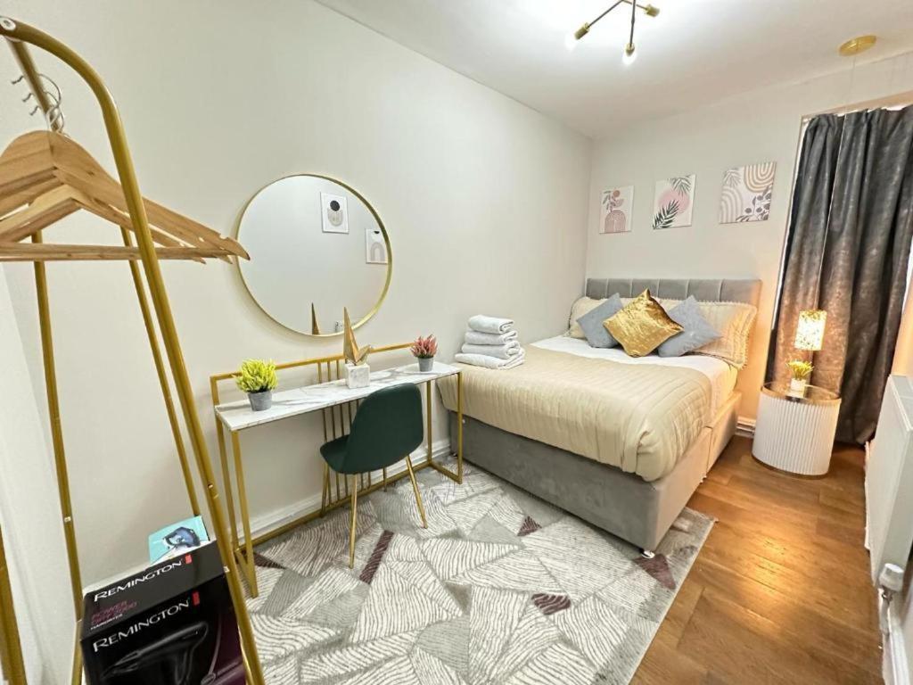 Comfortable Near Hyde Park Apartamento