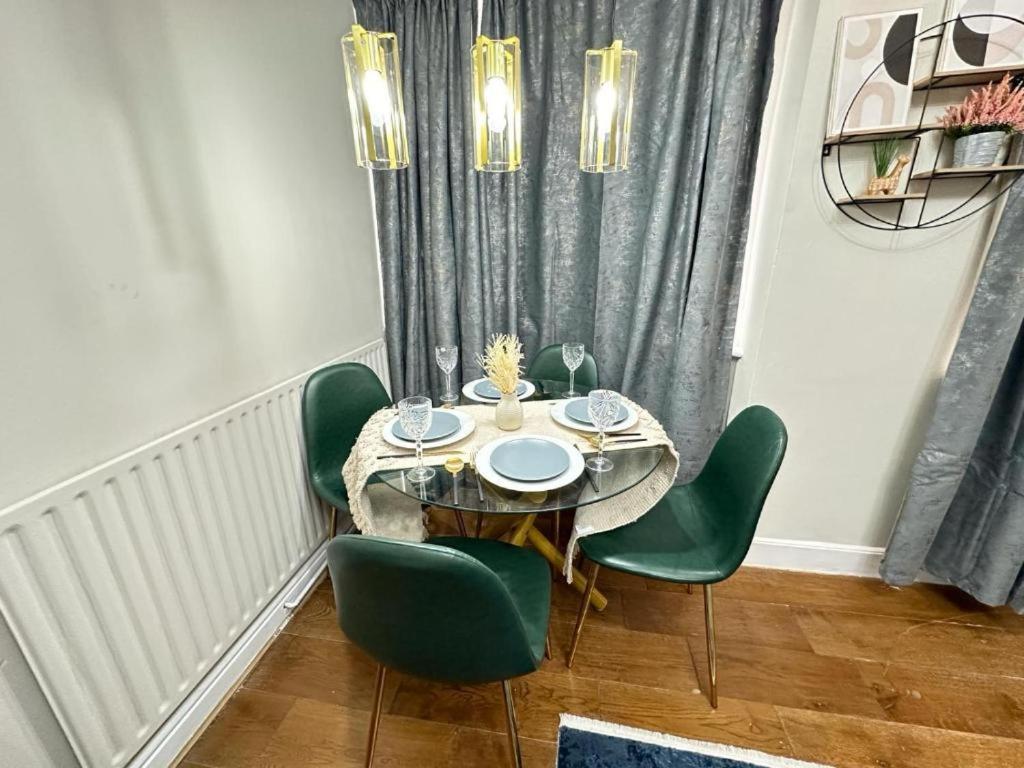 Comfortable Near Hyde Park Apartamento