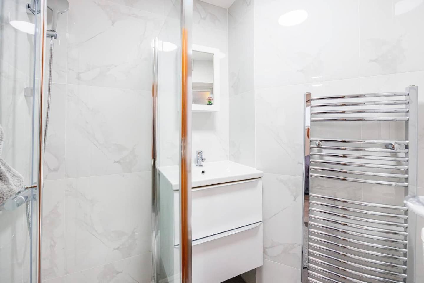 Three Bedrooms 3 Bathrooms In Apartamento *