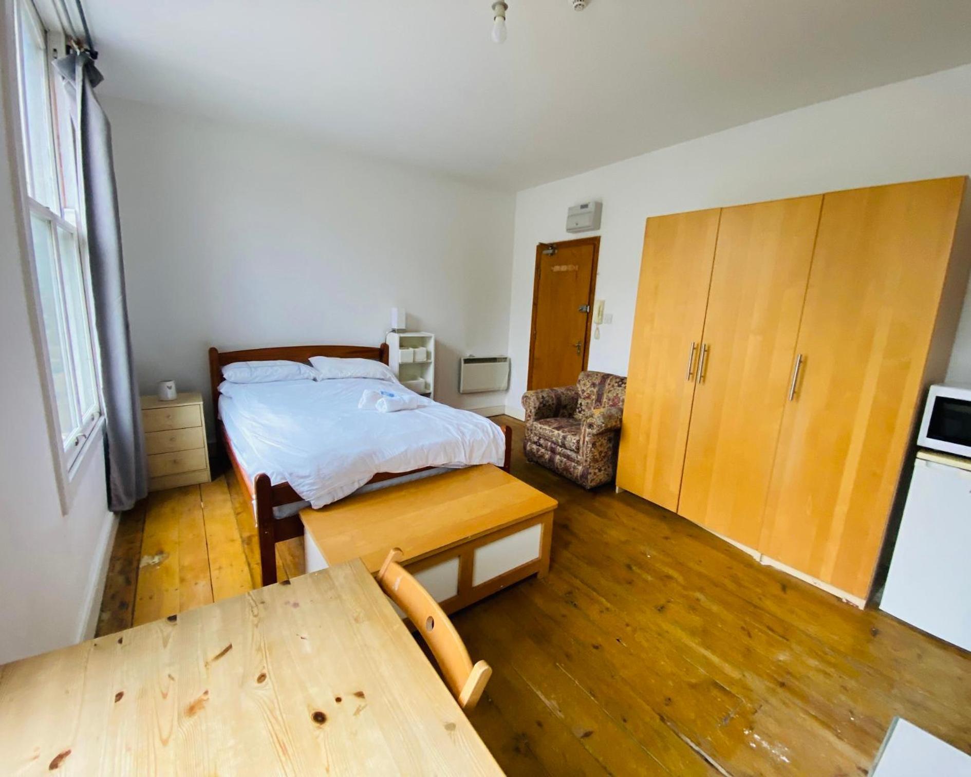 In Islington Apartment *