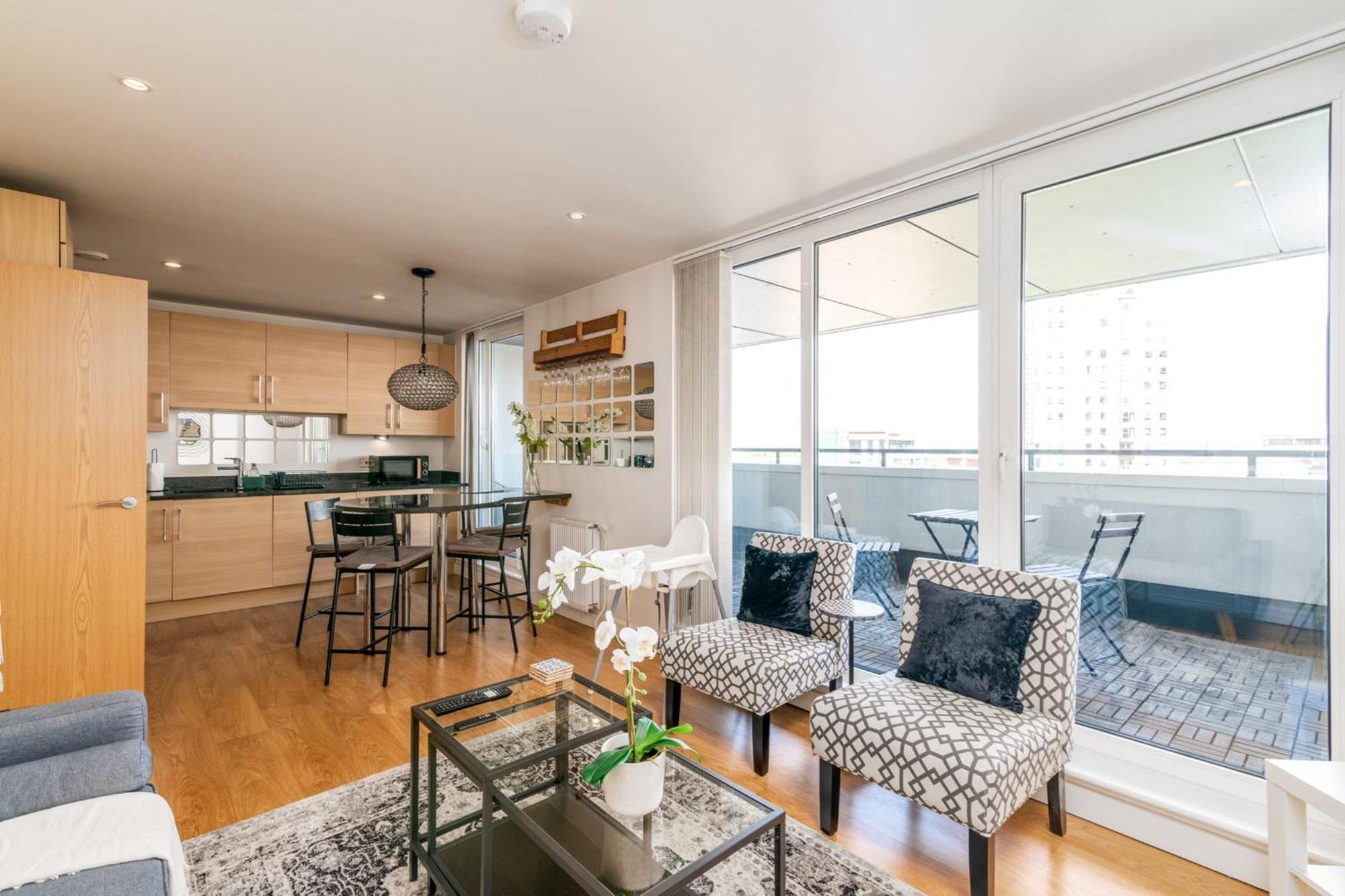 Appartement Modern Comfort Stratford 3br Duplex Londen