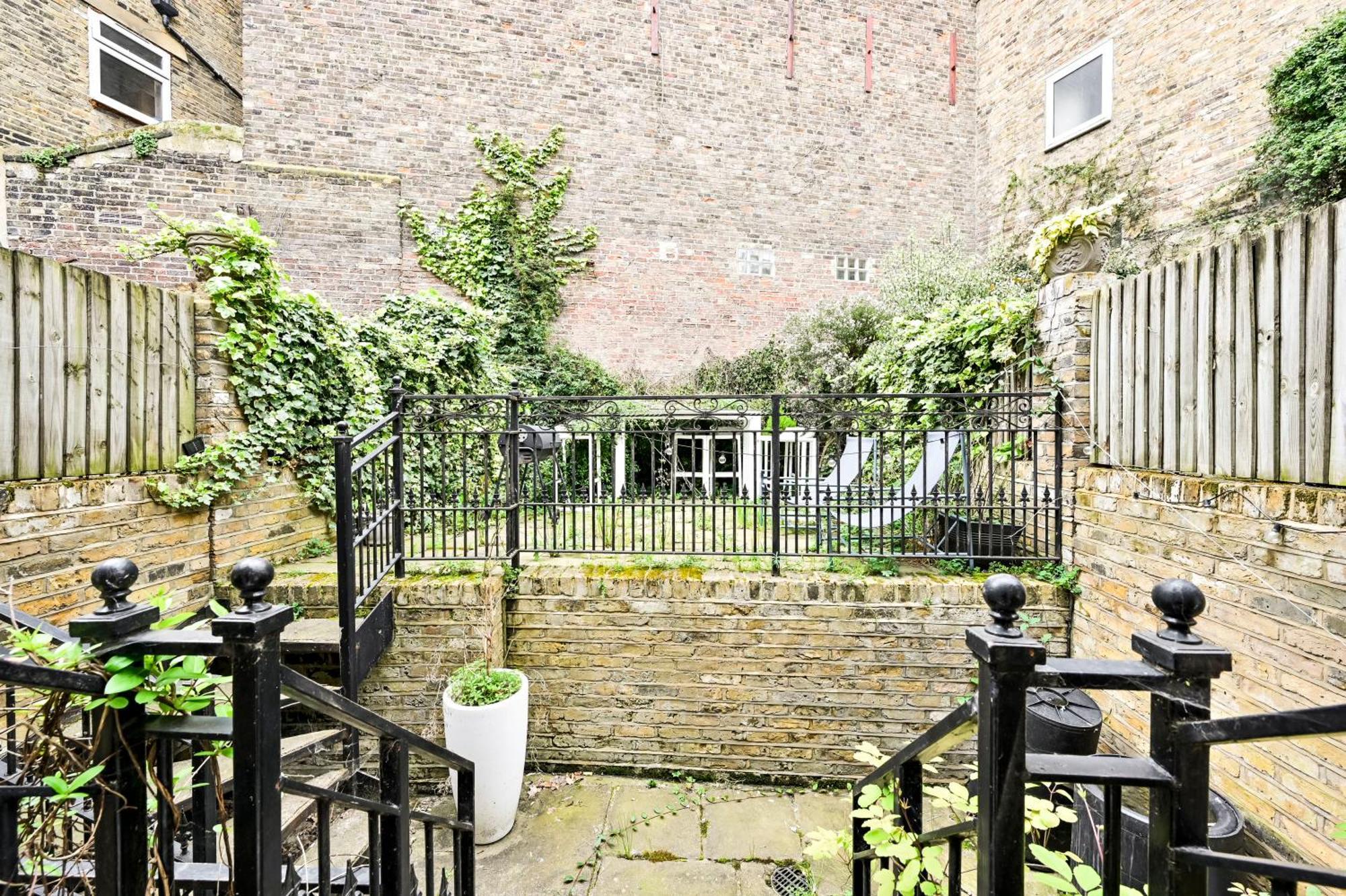 5 Bed House - Fancy - Sleep Up To 12 - Casa de Férias Londres