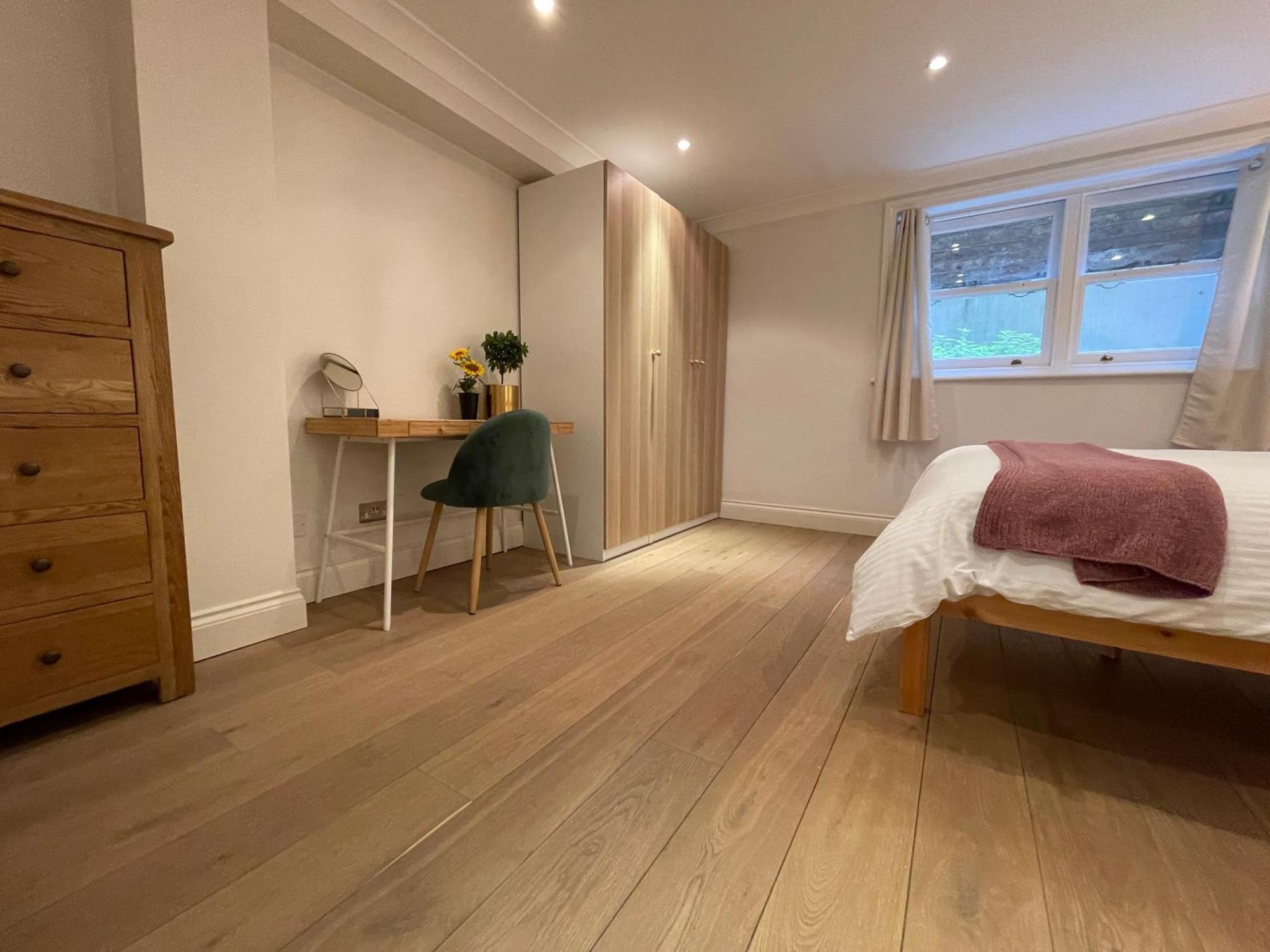 5 Bed House - Fancy - Sleep Up To 12 - Londres