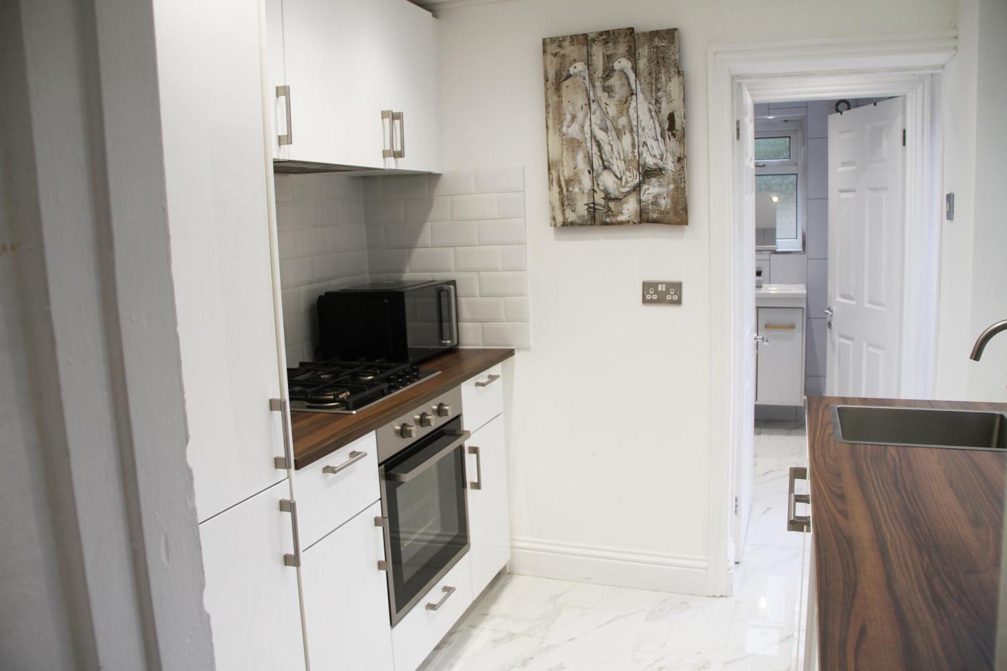 Retreat-2 Bedroom House Parking & Garden Сasa de vacaciones *