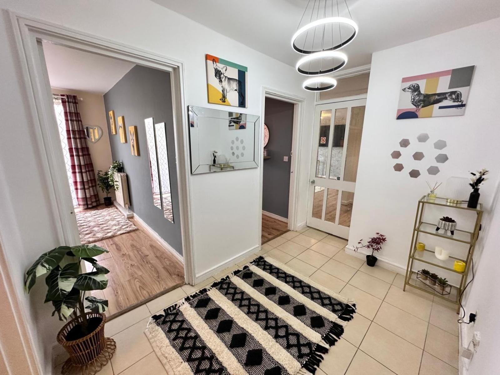 Kensington Two Bedroom Near Cromwell Hospital *
