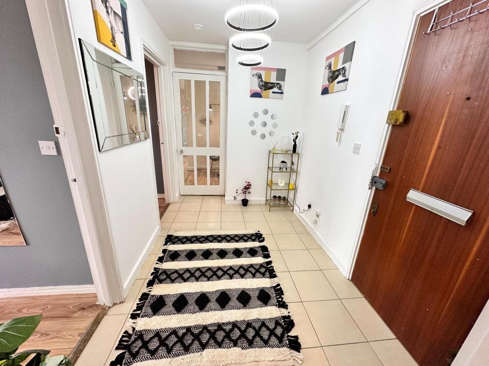 Kensington Two Bedroom Near Cromwell Hospital