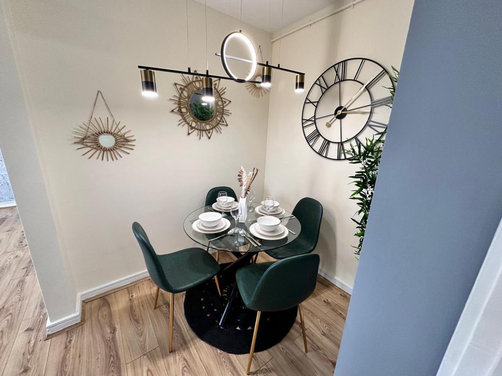 Kensington Two Bedroom Near Cromwell Hospital * Londen
