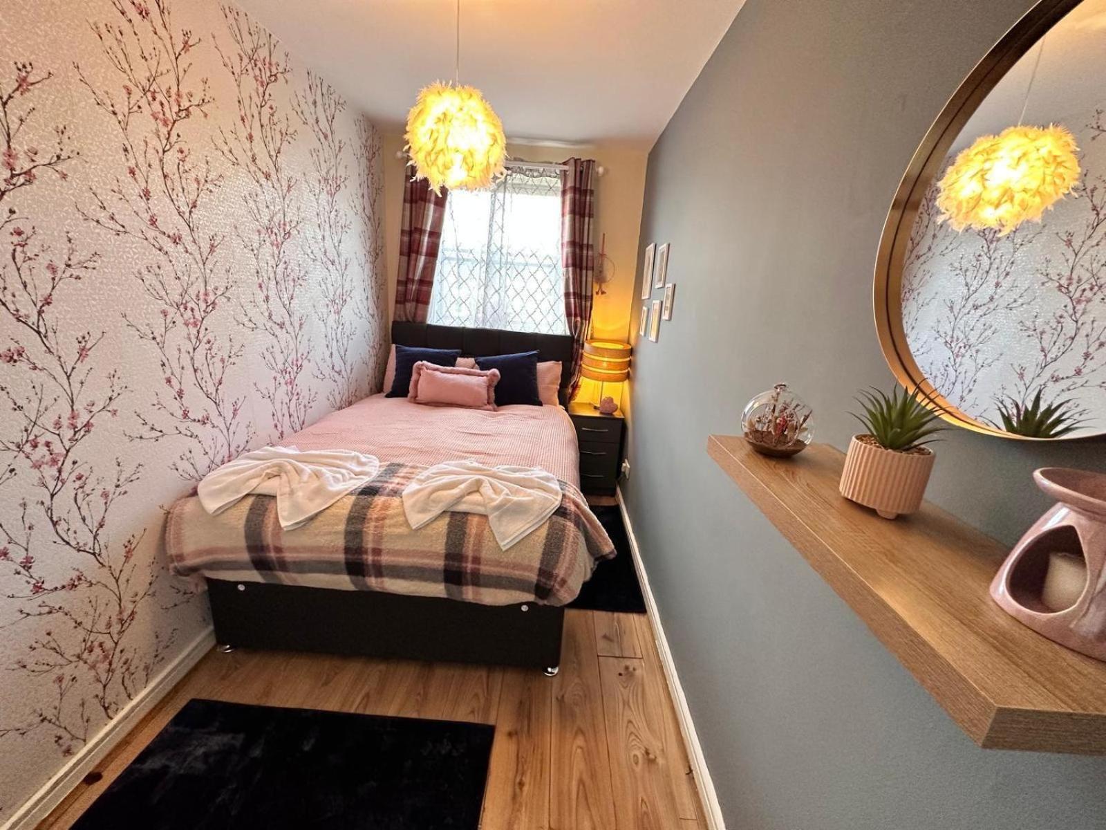 Kensington Two Bedroom Near Cromwell Hospital * Londen