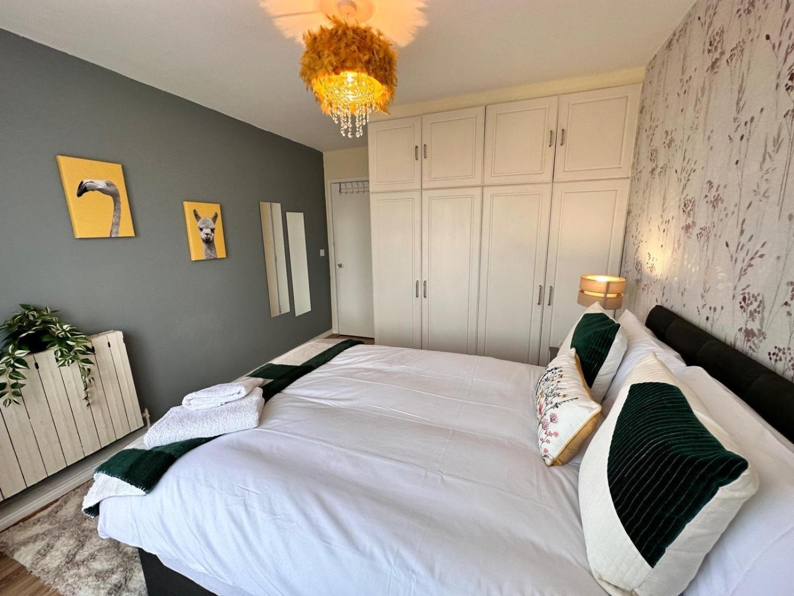 Kensington Two Bedroom Near Cromwell Hospital Londen