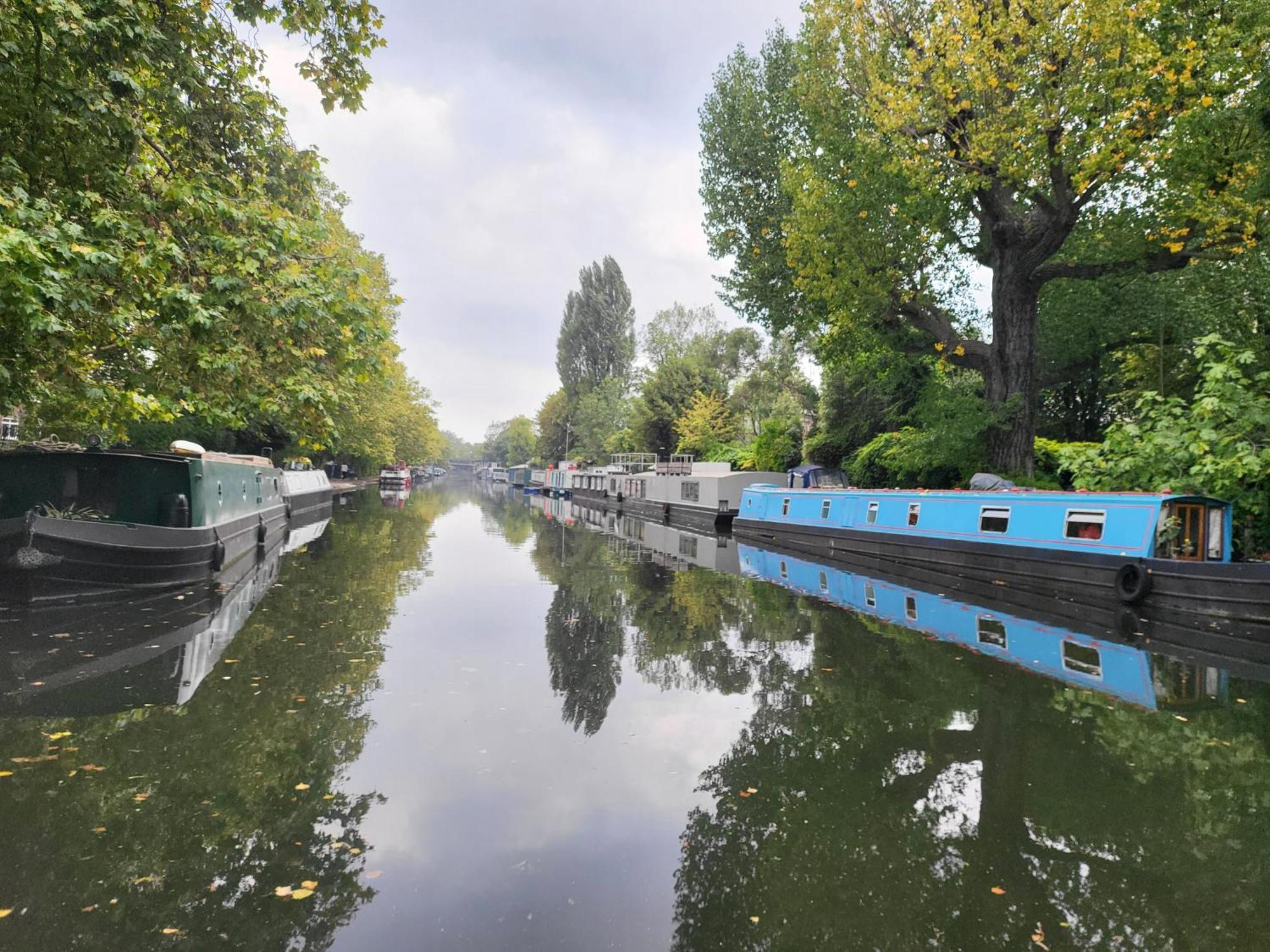 Hotel en barco Comfy Canal Boat In Little Venice By Paddington For Family & Friends
