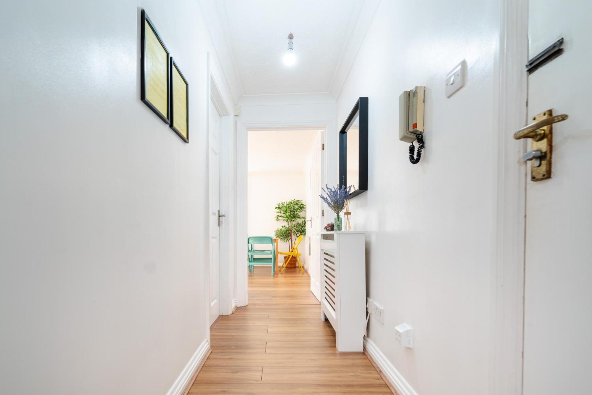 Apartamento Bright And Spacious Flat With Free Parking Londres