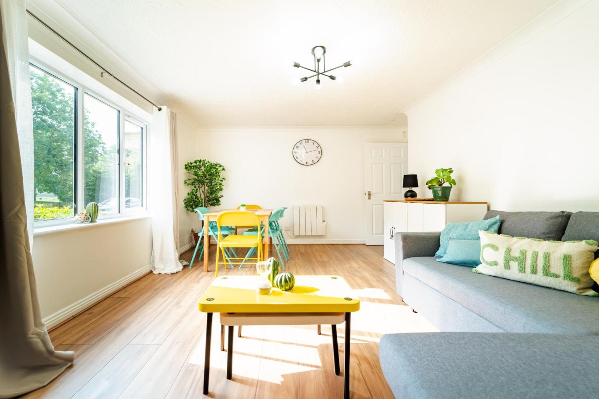 Bright And Spacious Flat With Free Parking Apartamento *